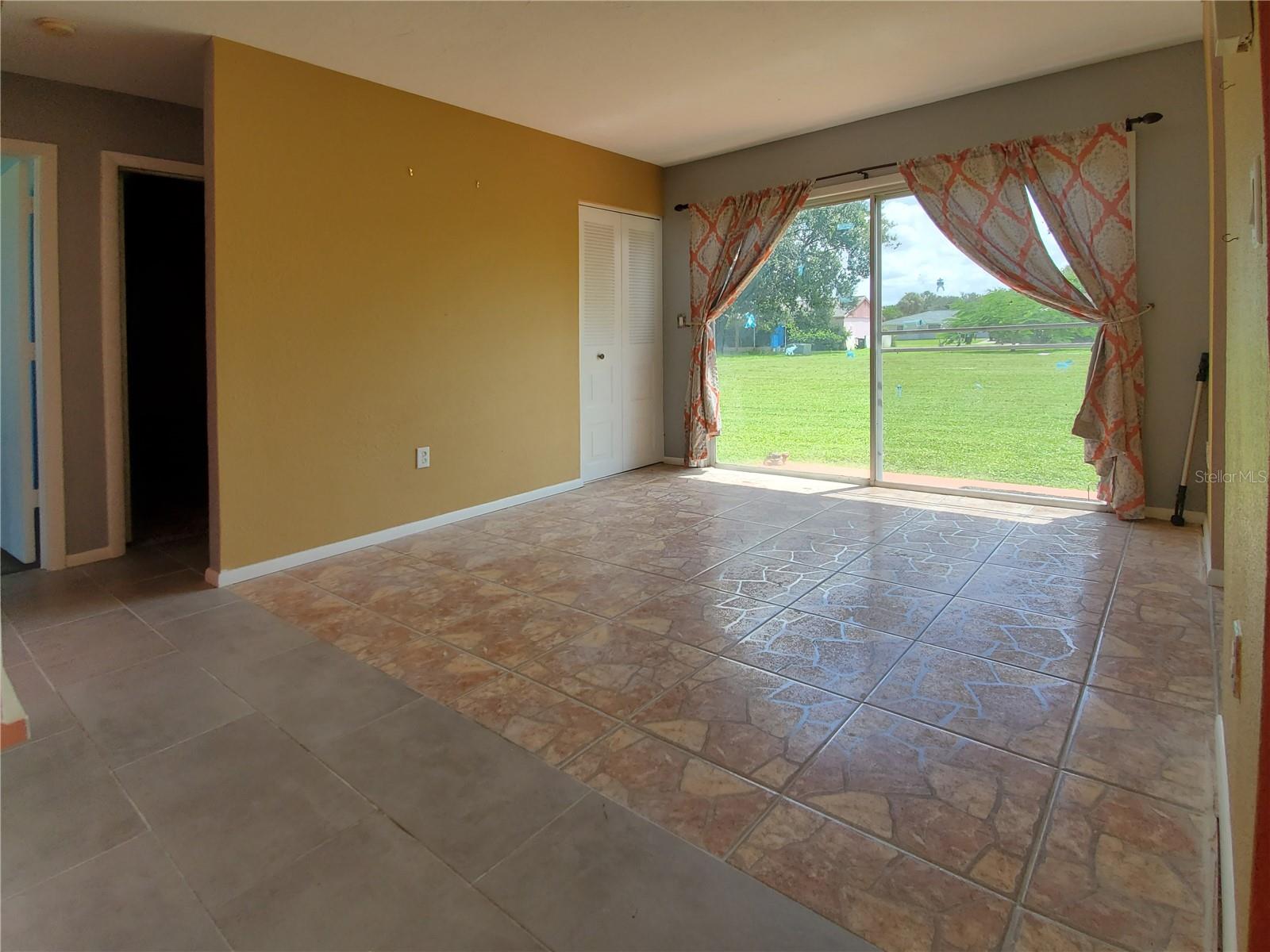 Image 4 of 32 For 3950 Pan American Blvd