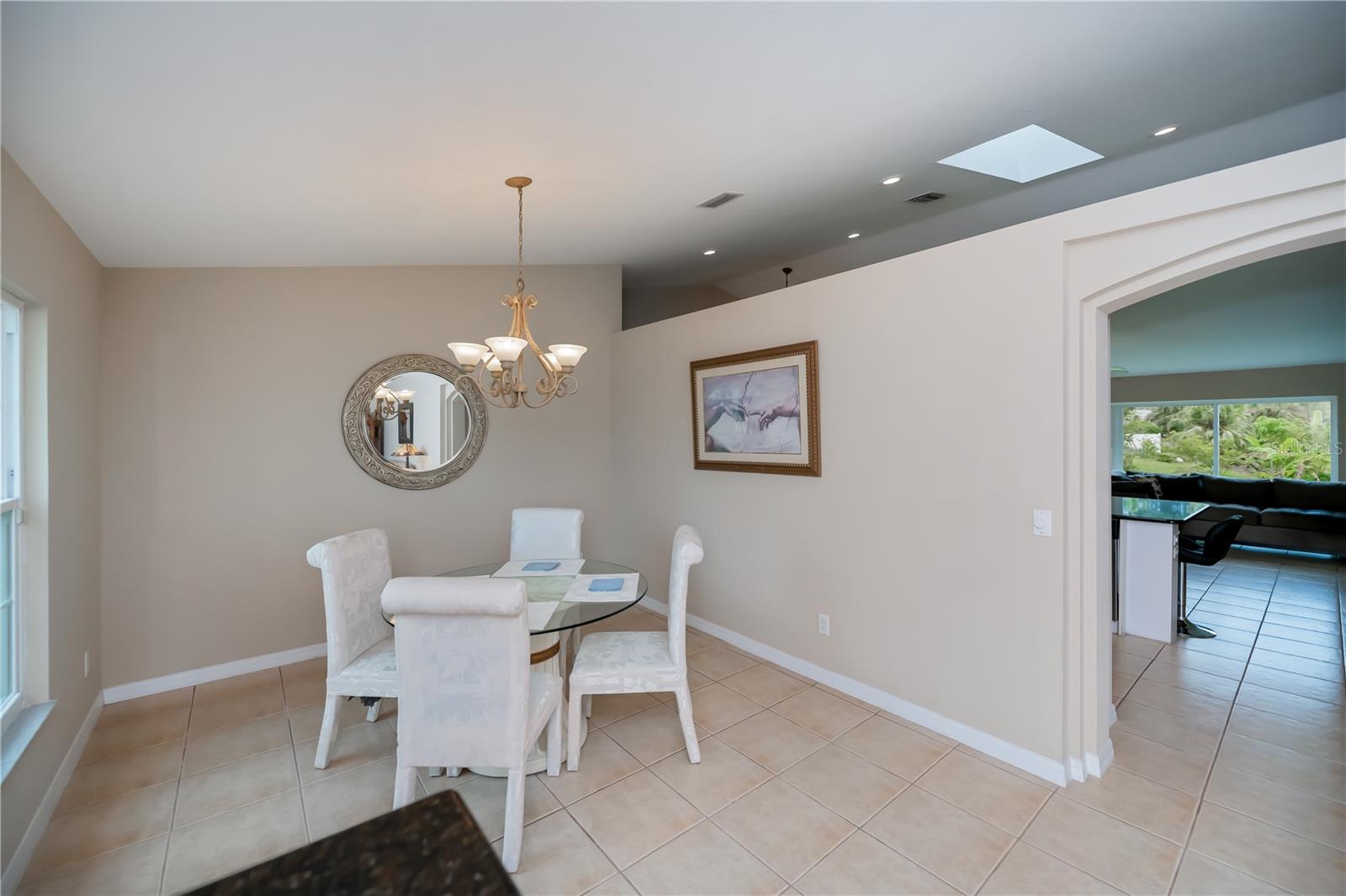 Image 13 of 69 For 1391 Abalom Street