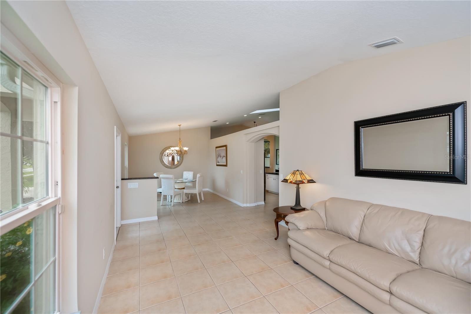 Image 14 of 69 For 1391 Abalom Street