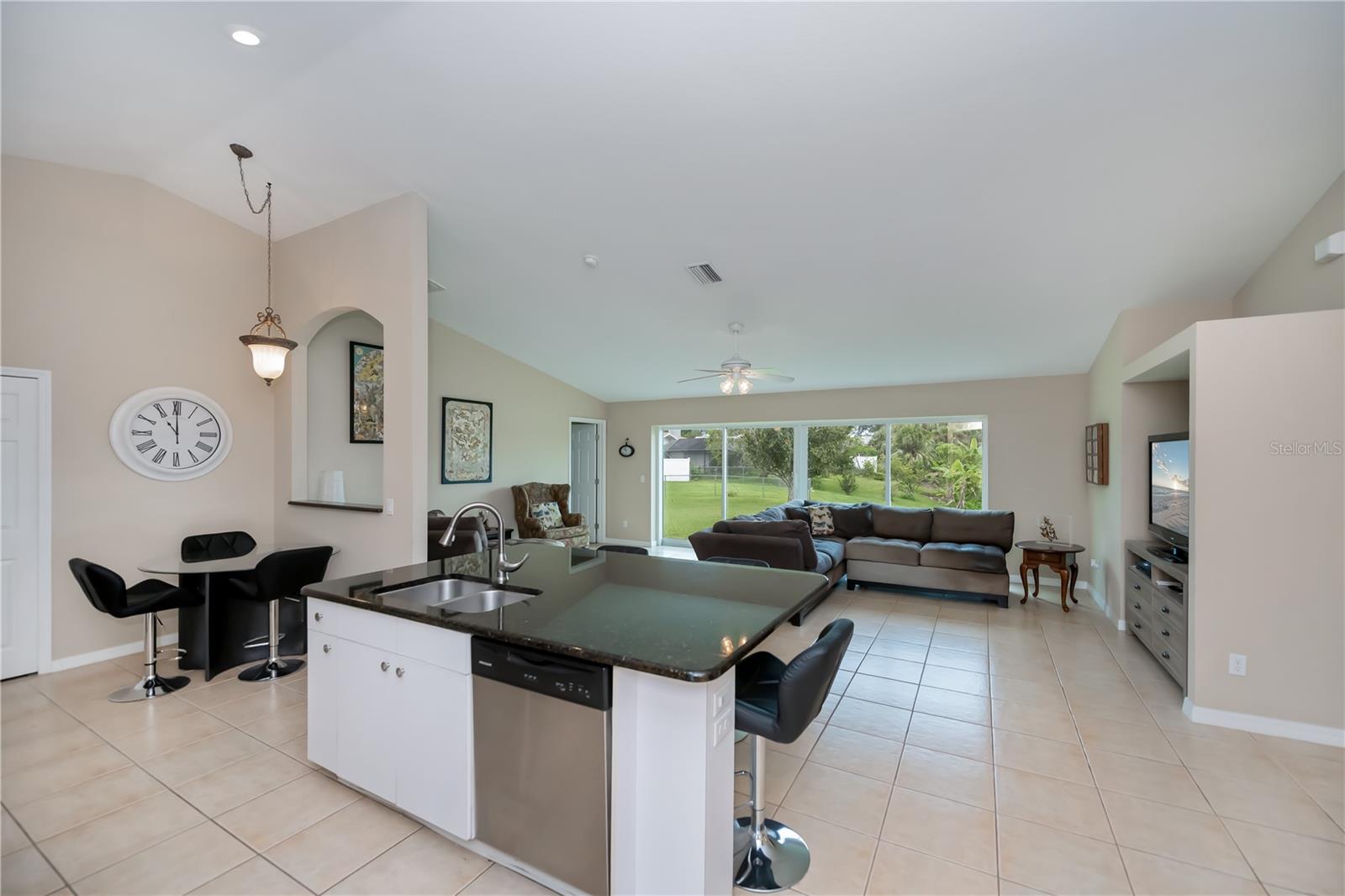 Image 22 of 69 For 1391 Abalom Street