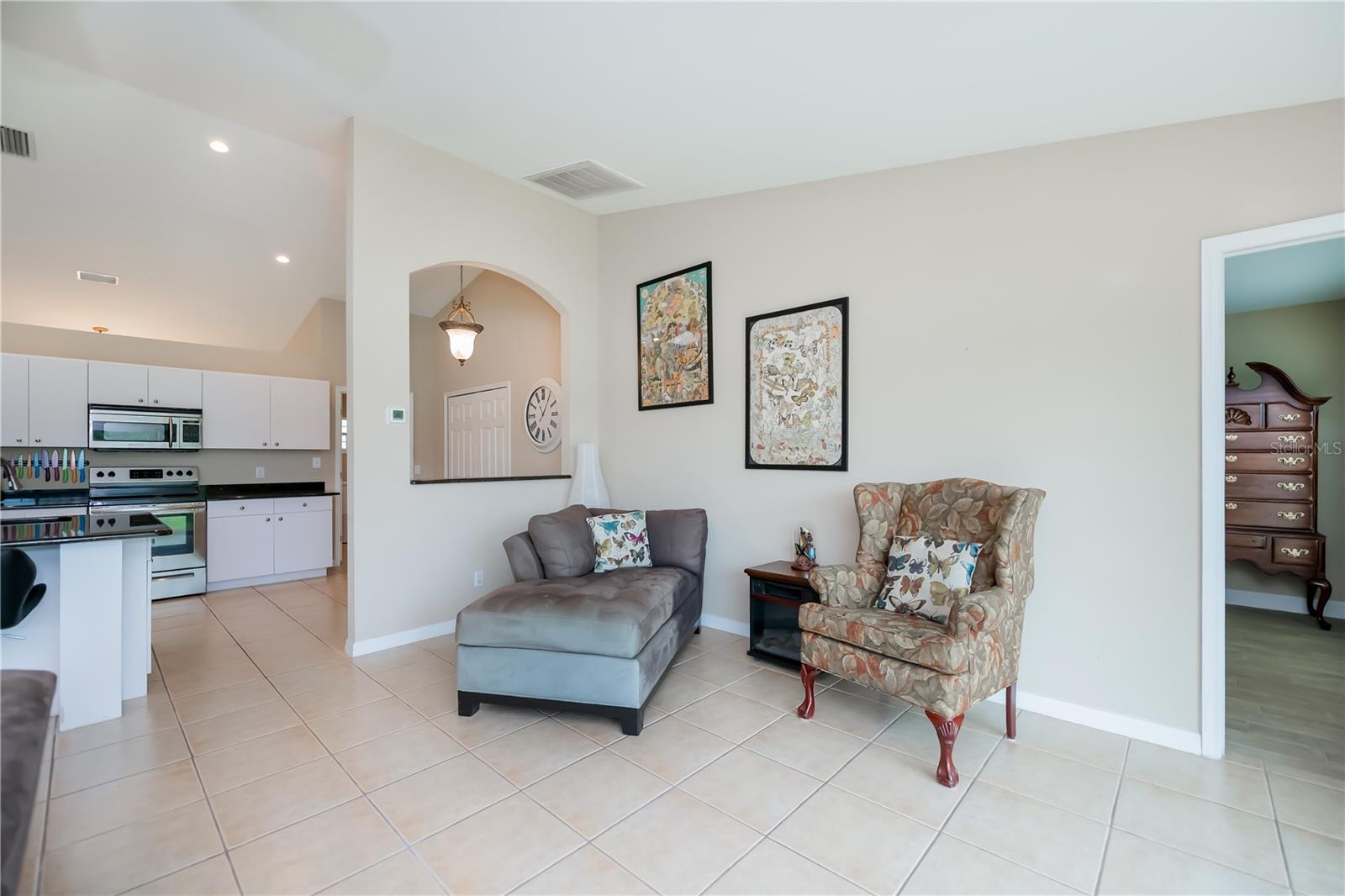 Image 23 of 69 For 1391 Abalom Street