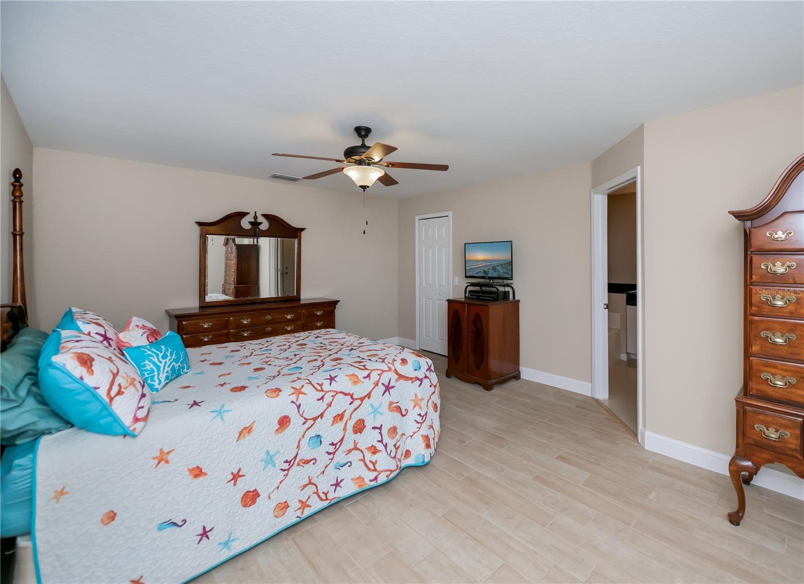 Image 30 of 69 For 1391 Abalom Street