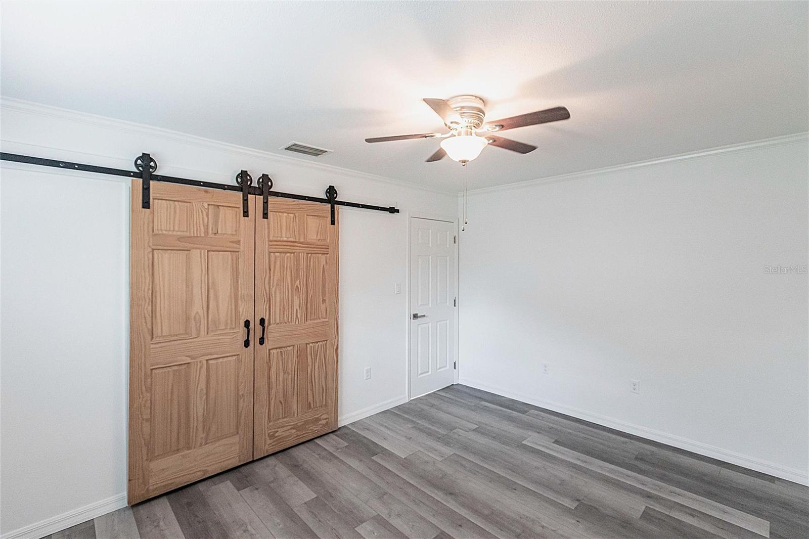 Image 10 of 32 For 326 Grace Street