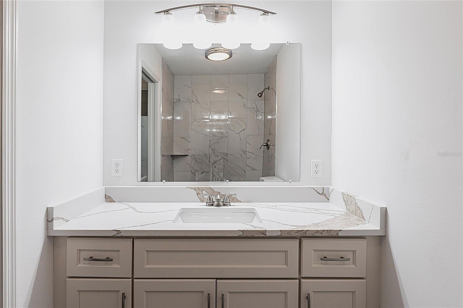 Image 15 of 32 For 326 Grace Street