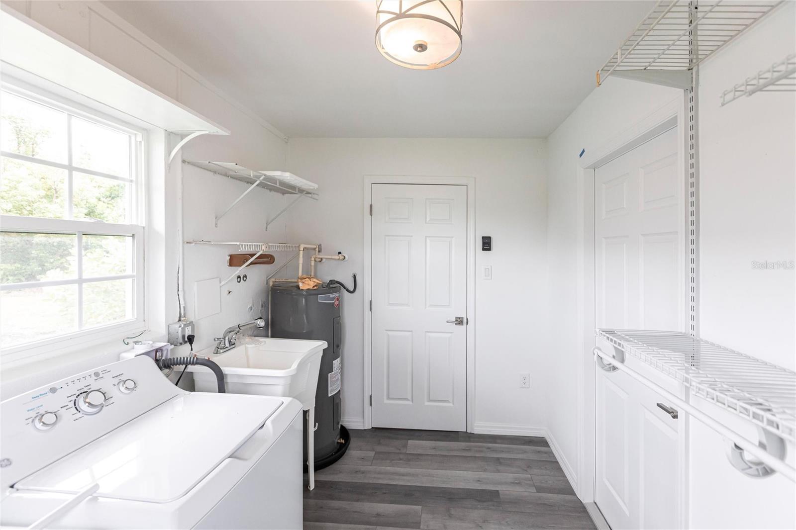 Image 16 of 32 For 326 Grace Street