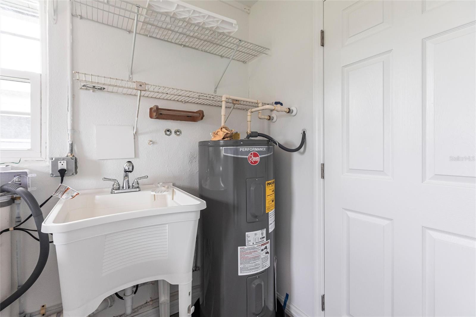 Image 17 of 32 For 326 Grace Street