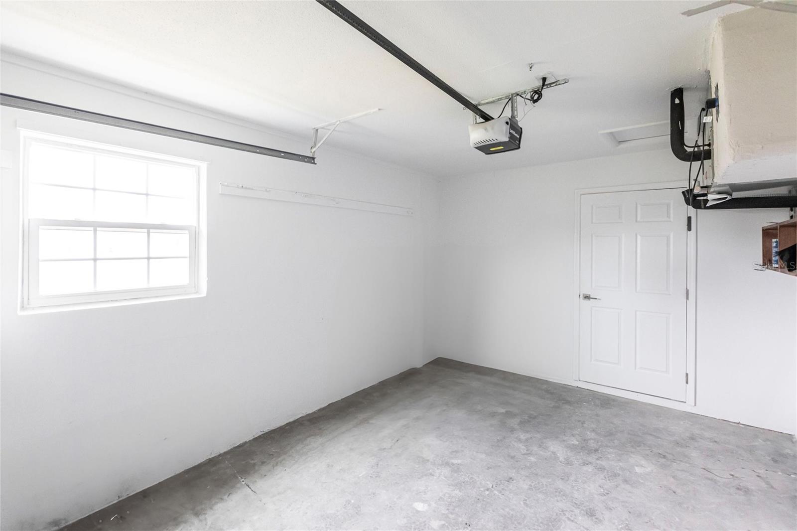 Image 18 of 32 For 326 Grace Street