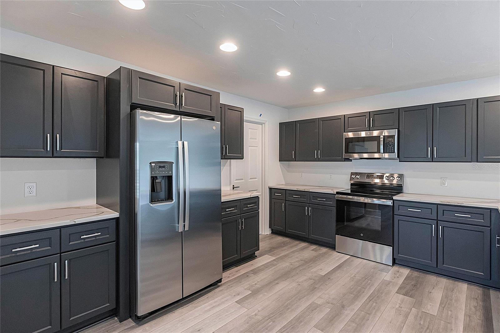 Image 8 of 32 For 326 Grace Street