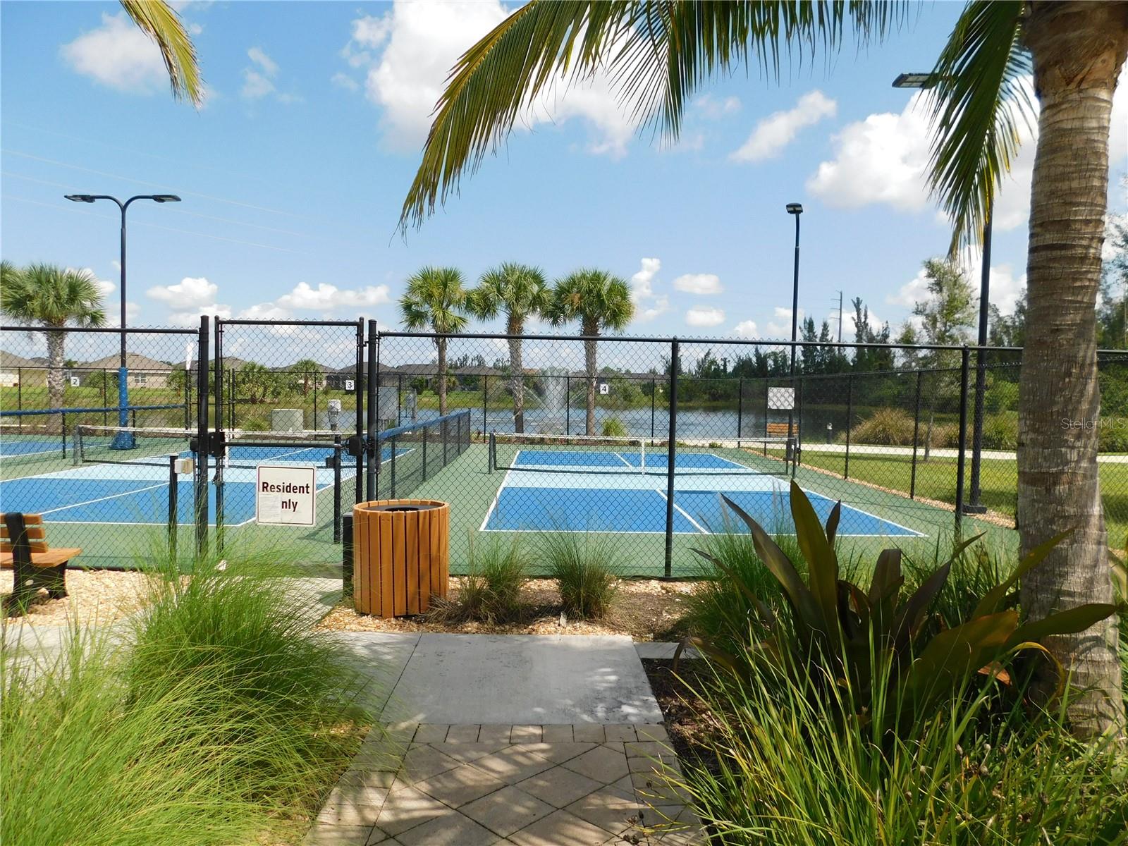 Image 30 of 34 For 25524 Lambert Lane