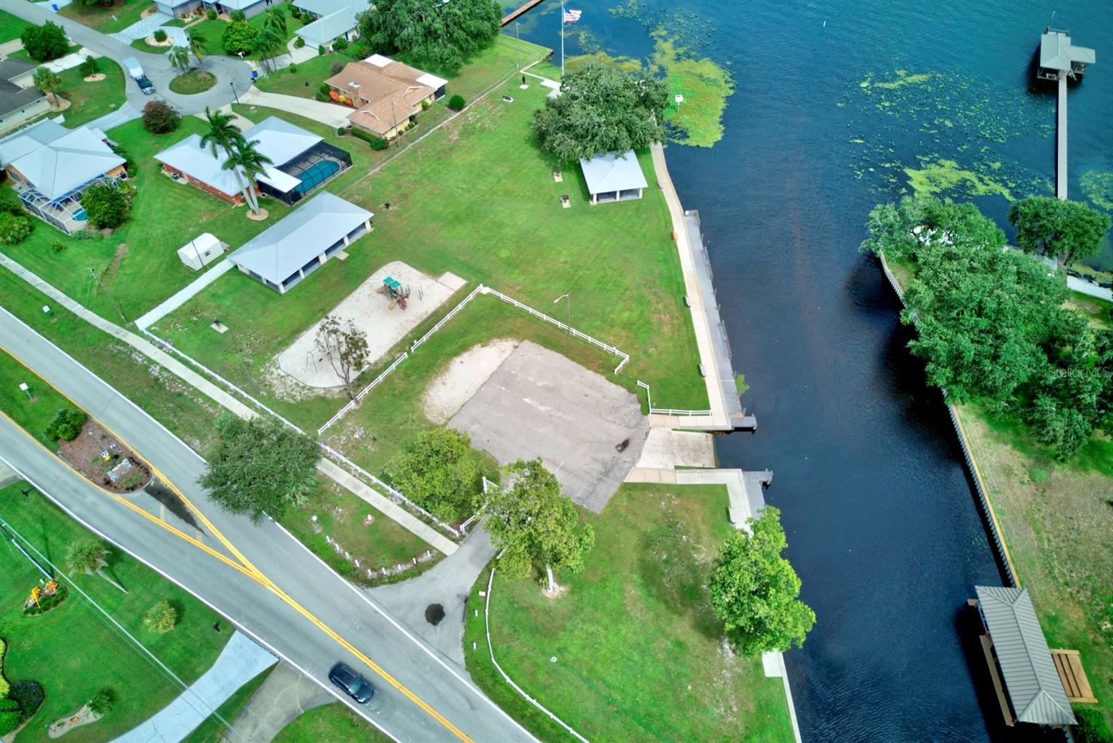 Image 11 of 45 For 125 Orange Road Ne