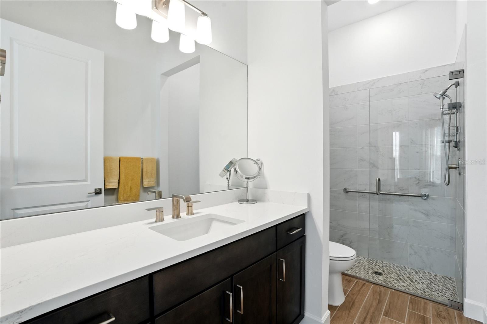 Image 32 of 43 For 7002 Del Webb Oak Creek Boulevard