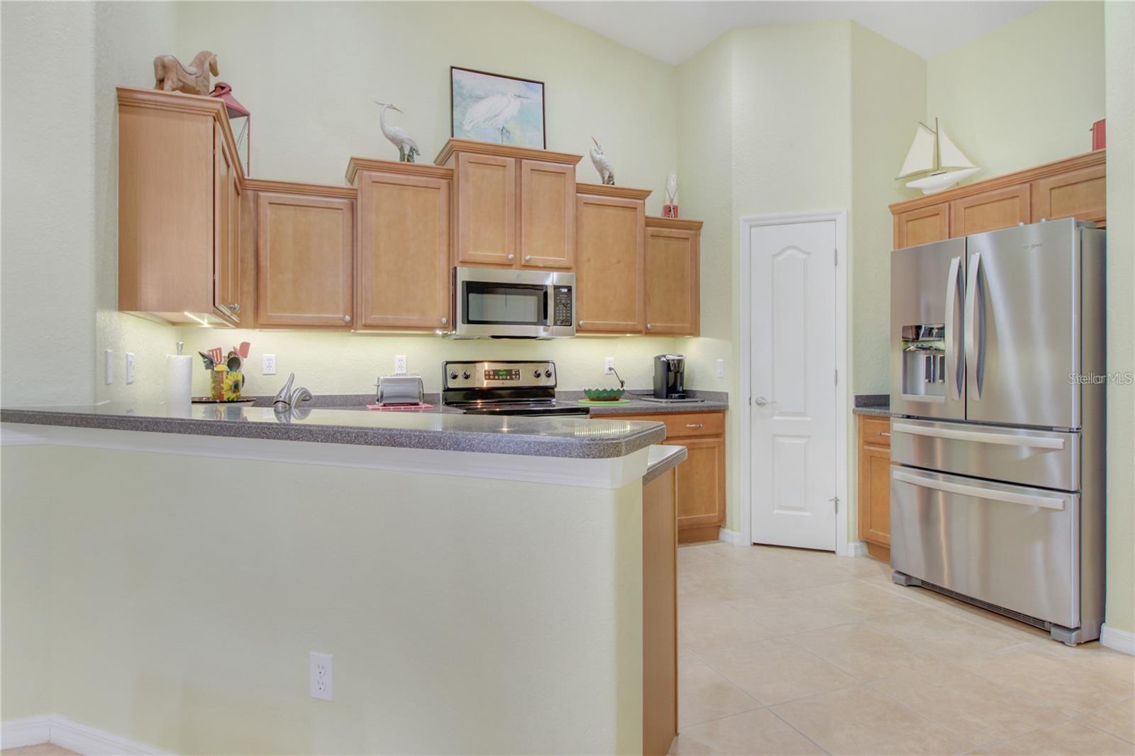 Image 10 of 40 For 3533 Lakewood Boulevard