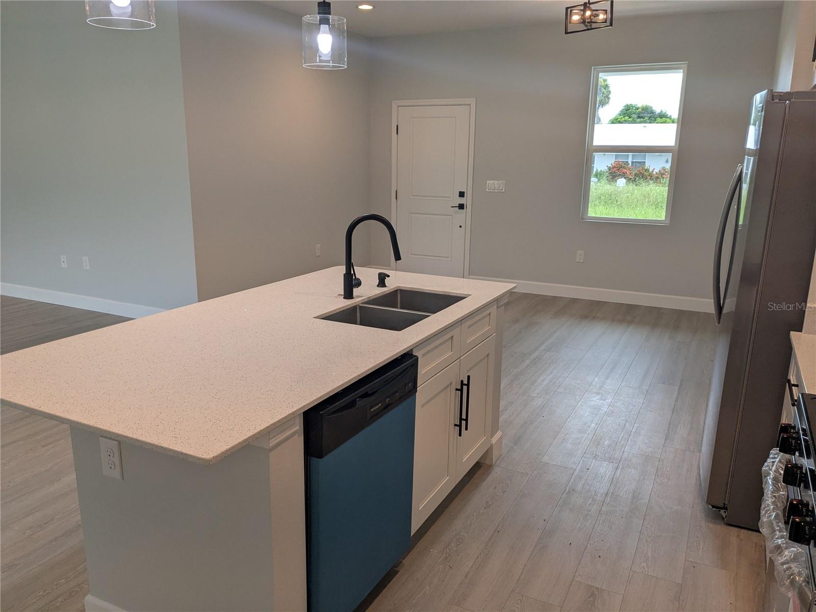 Image 9 of 52 For 2324 Fintonrod Street