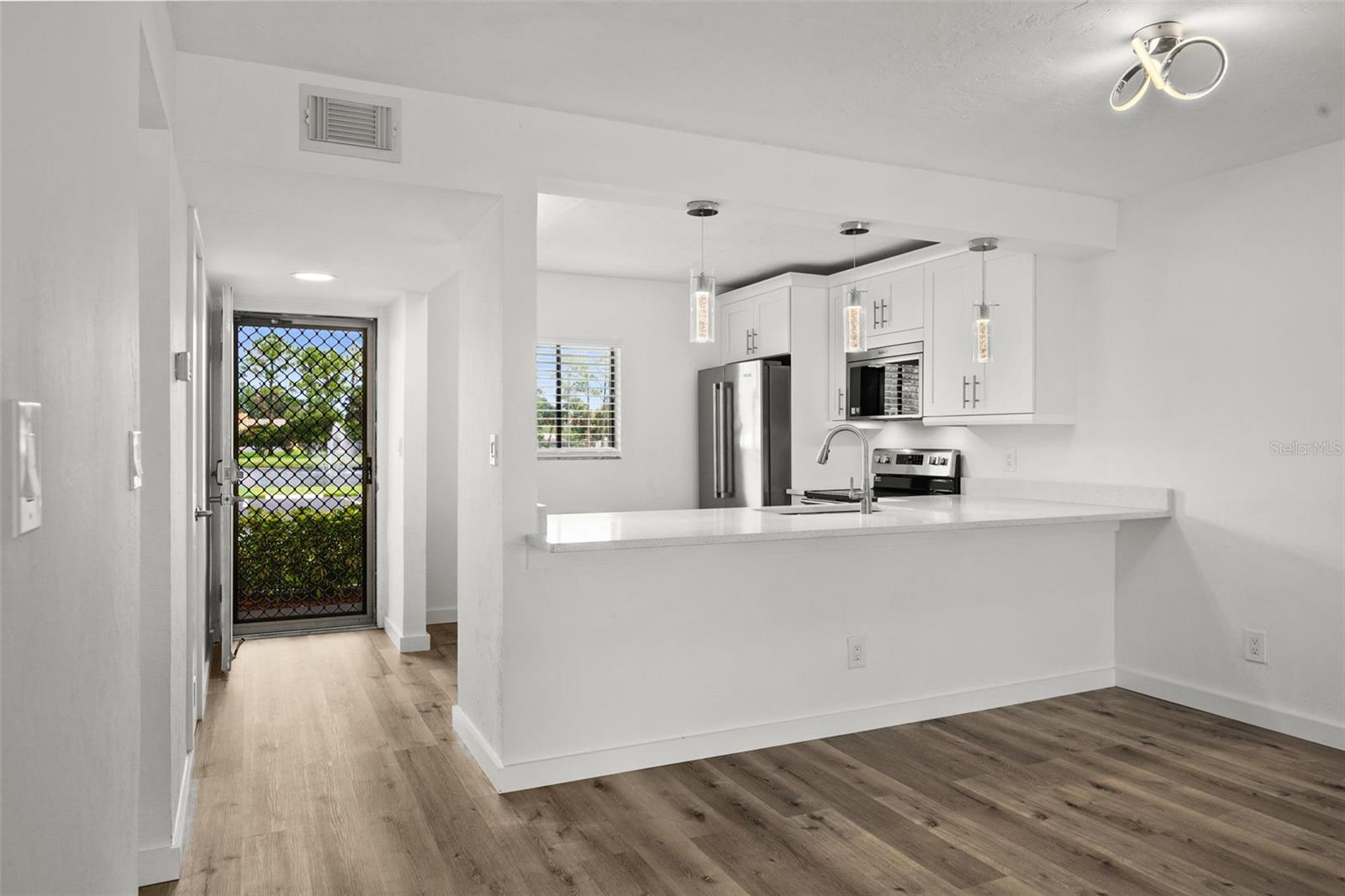 Image 10 of 48 For 16150 Bay Pointe Boulevard 107