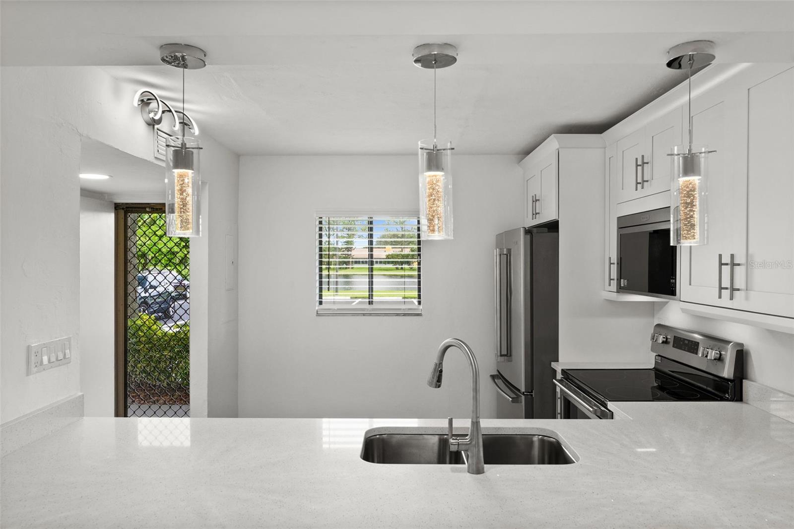 Image 11 of 48 For 16150 Bay Pointe Boulevard 107