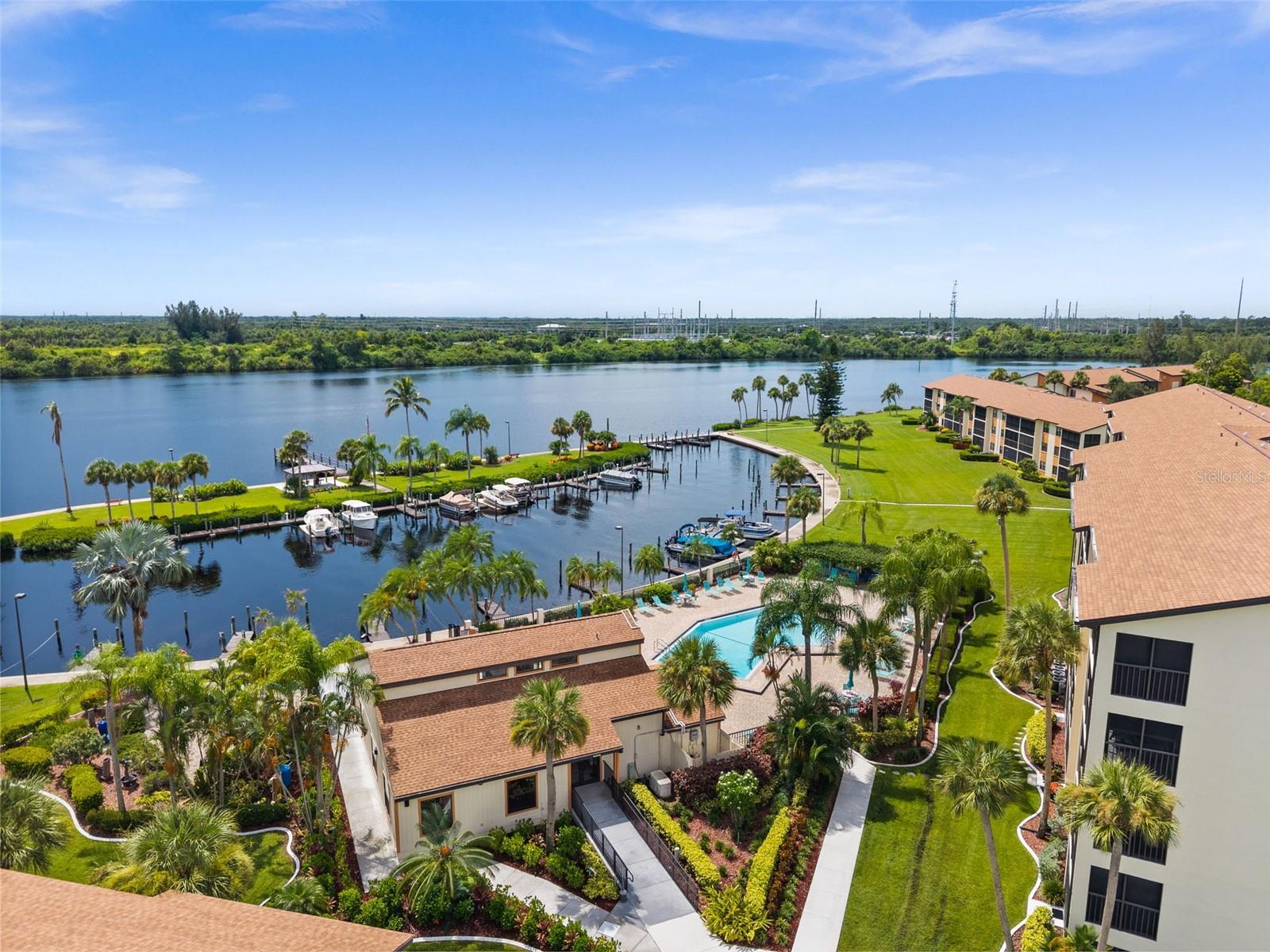 Image 2 of 48 For 16150 Bay Pointe Boulevard 107