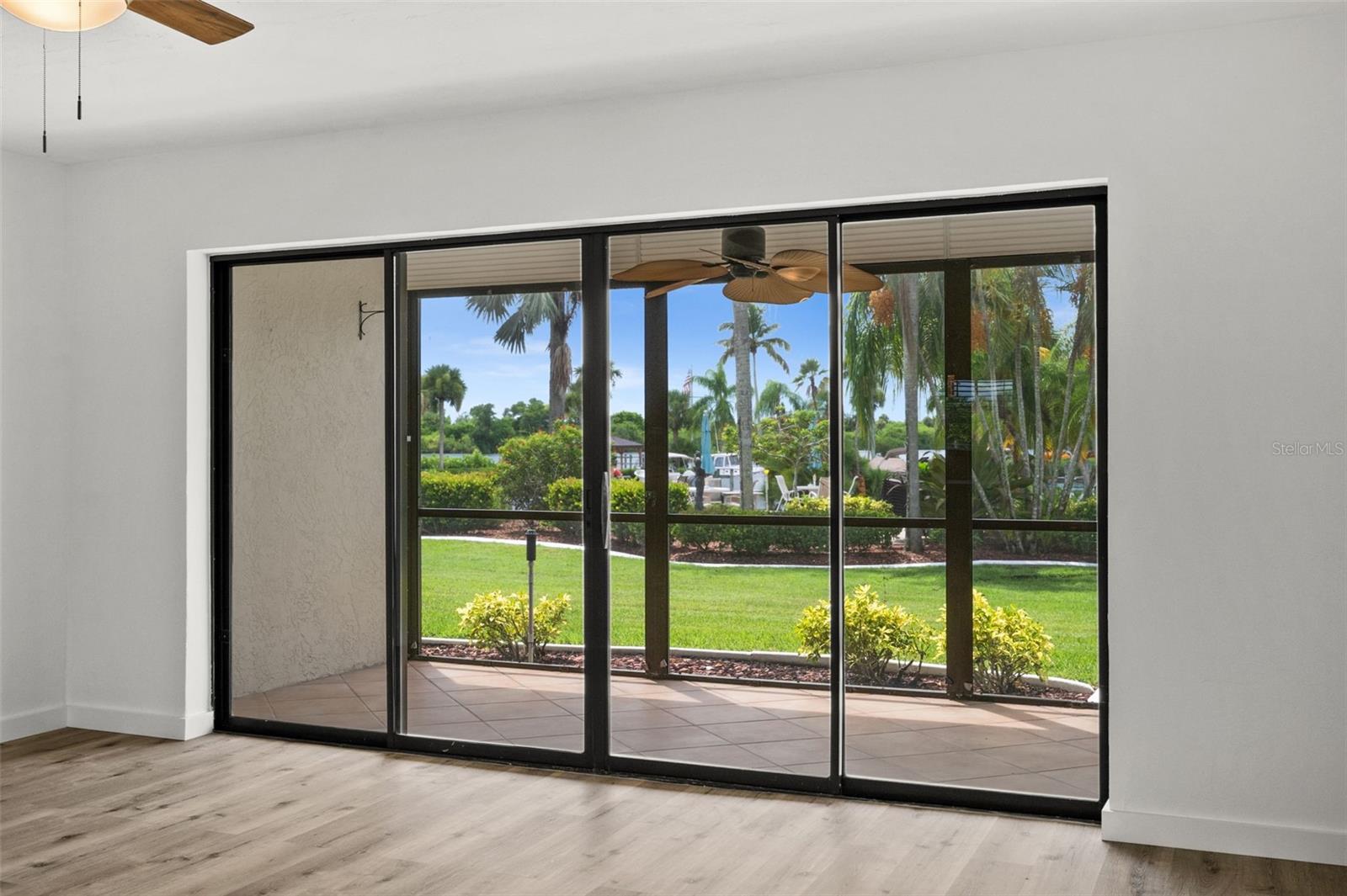Image 21 of 48 For 16150 Bay Pointe Boulevard 107