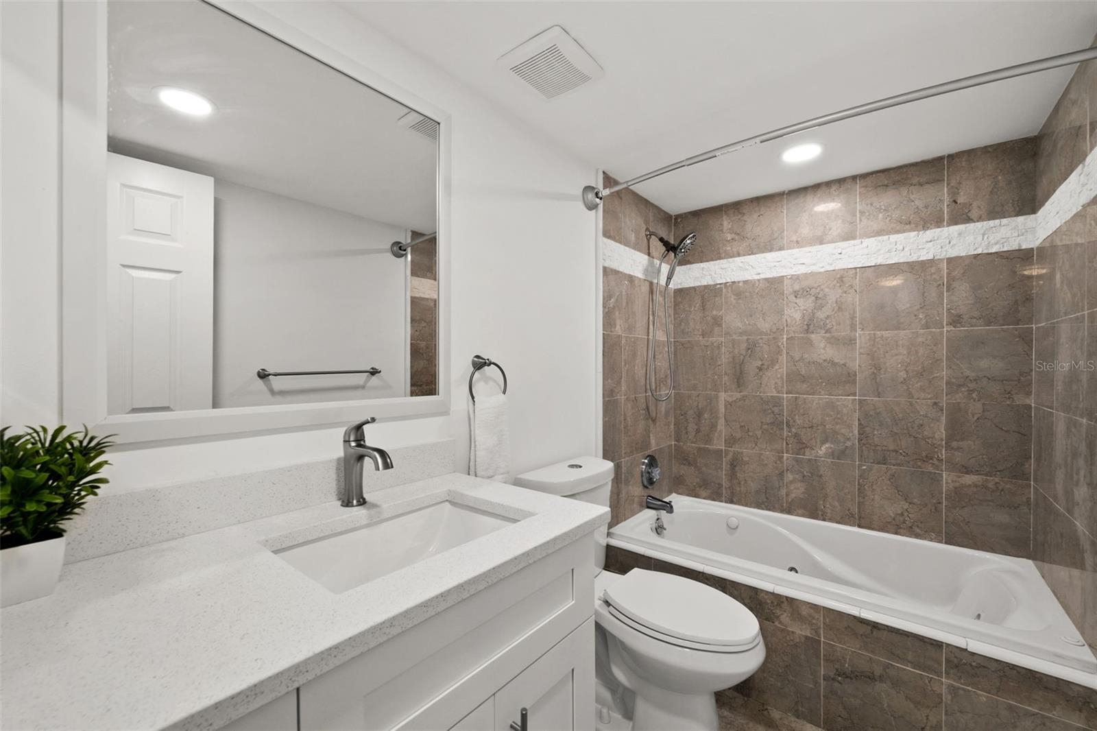 Image 30 of 48 For 16150 Bay Pointe Boulevard 107