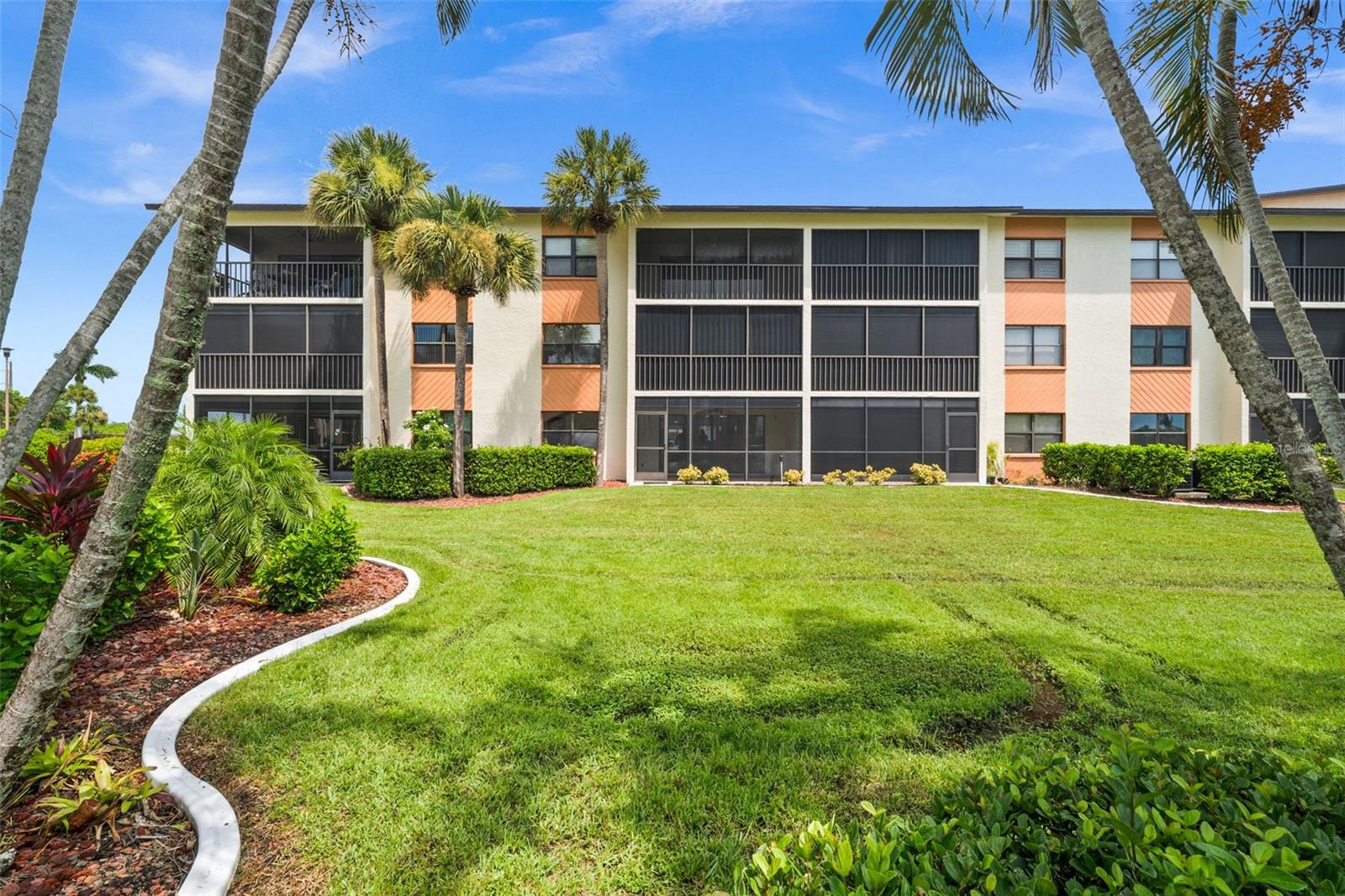 Image 38 of 48 For 16150 Bay Pointe Boulevard 107