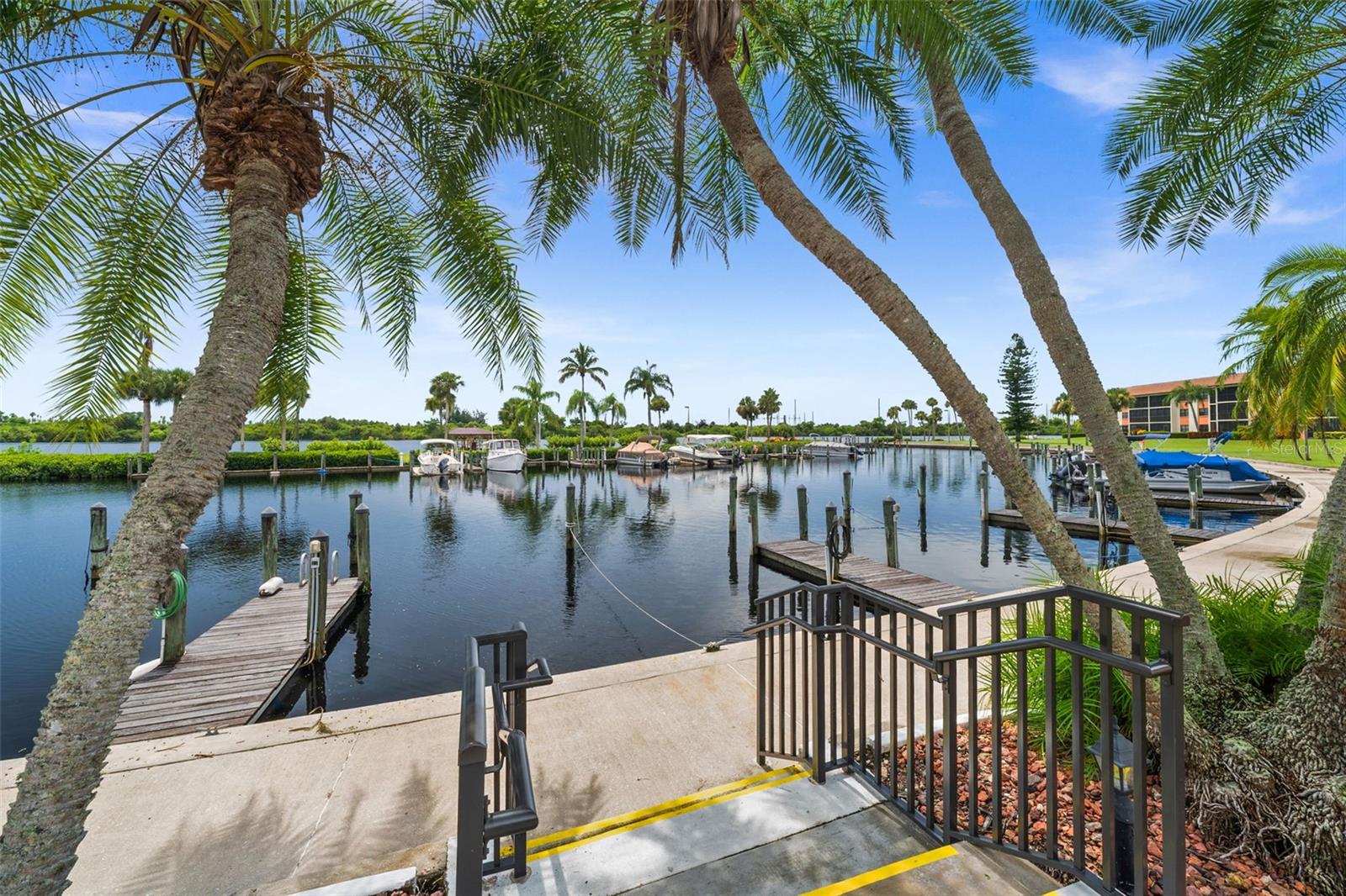 Image 40 of 48 For 16150 Bay Pointe Boulevard 107