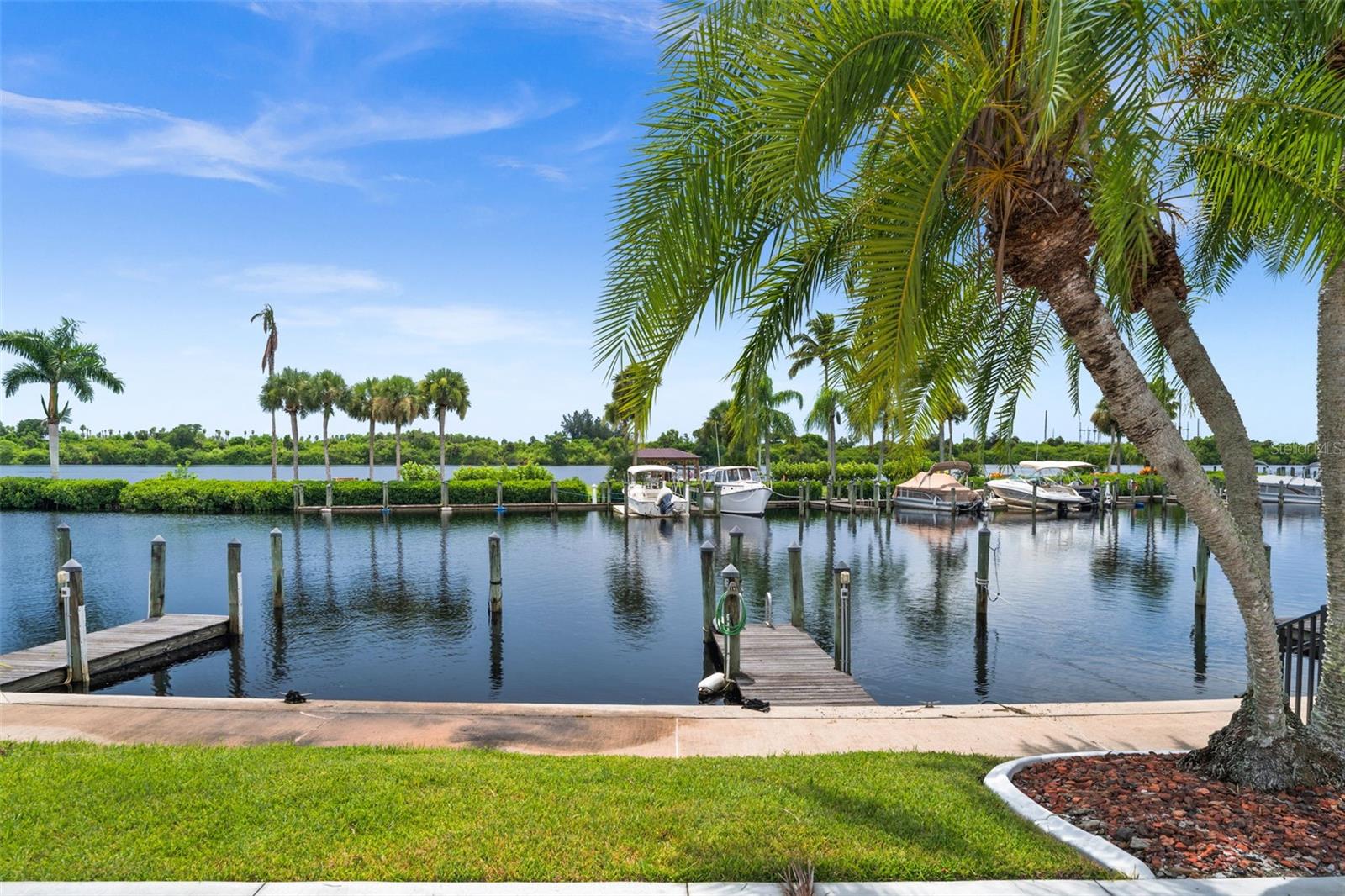 Image 41 of 48 For 16150 Bay Pointe Boulevard 107