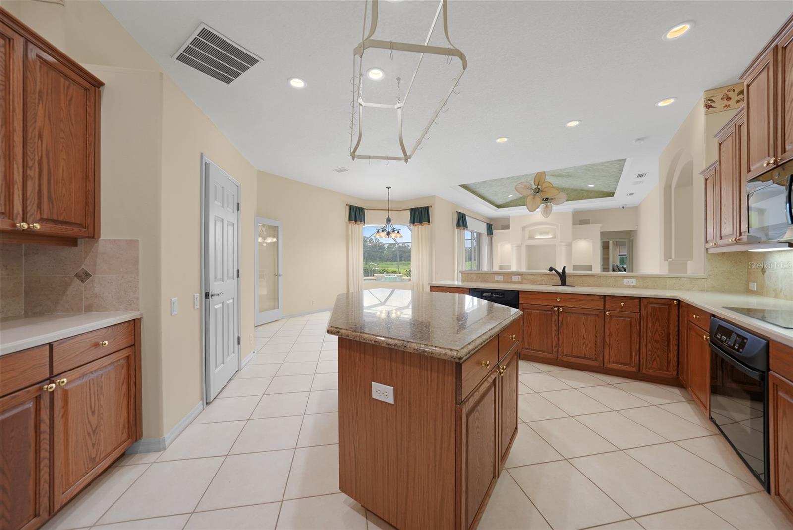 Image 15 of 38 For 1762 Queen Palm Way
