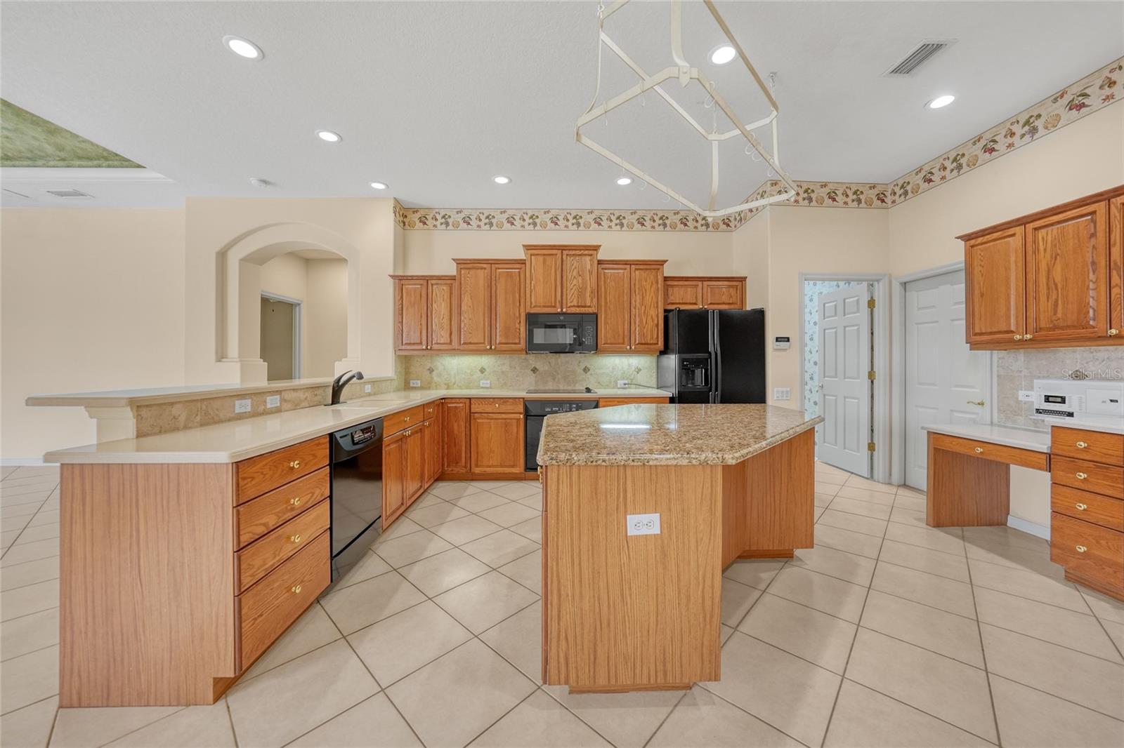 Image 16 of 38 For 1762 Queen Palm Way