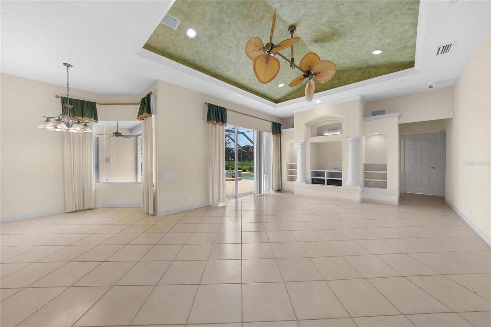 Image 17 of 38 For 1762 Queen Palm Way