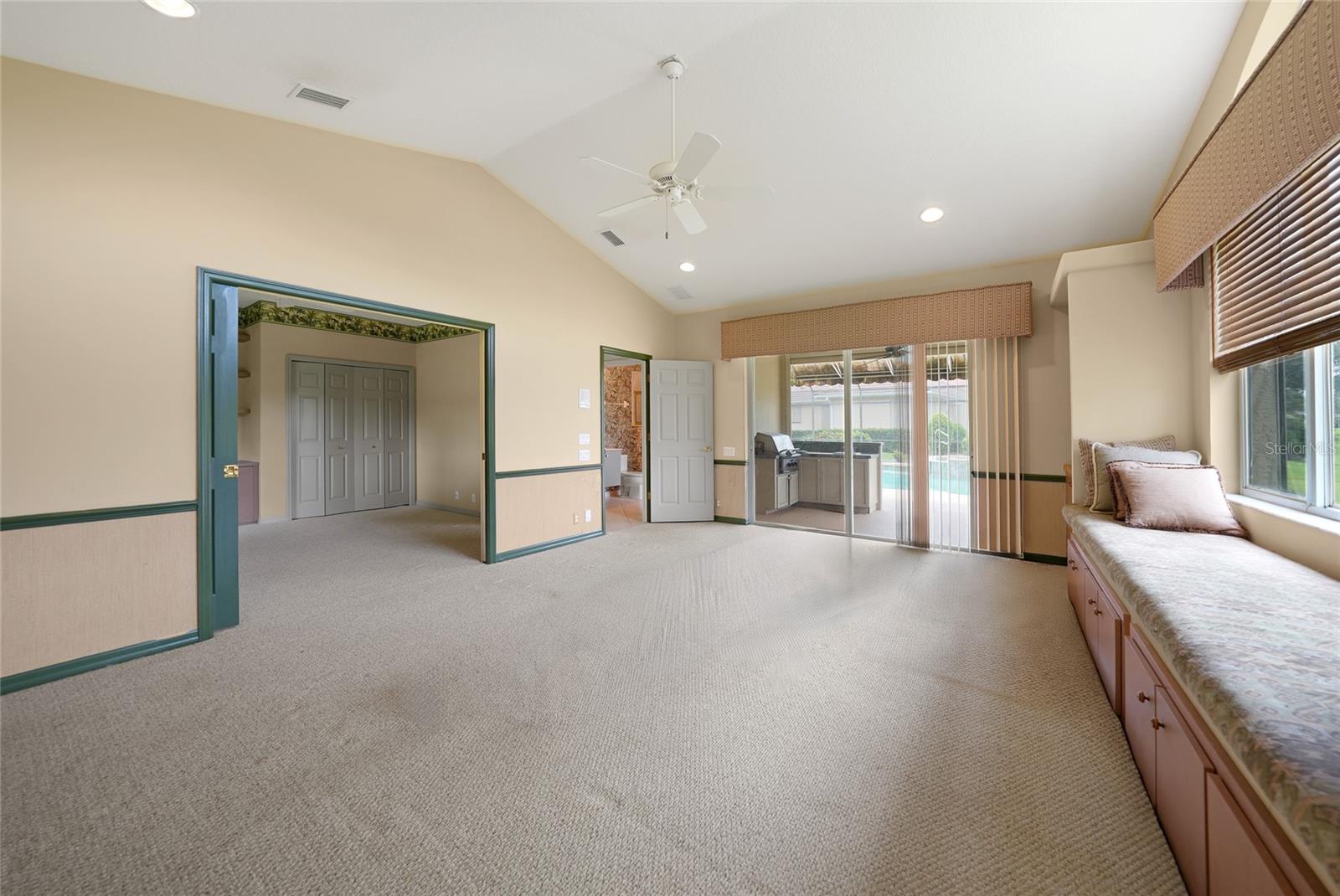 Image 20 of 38 For 1762 Queen Palm Way