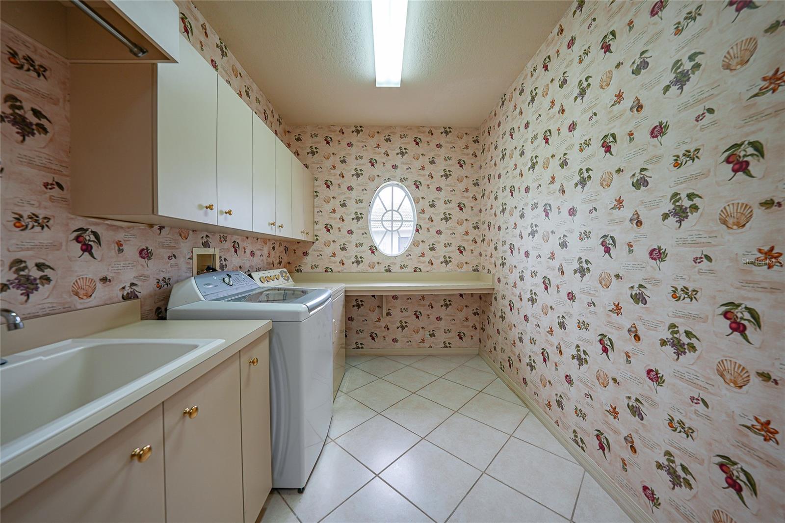 Image 28 of 38 For 1762 Queen Palm Way