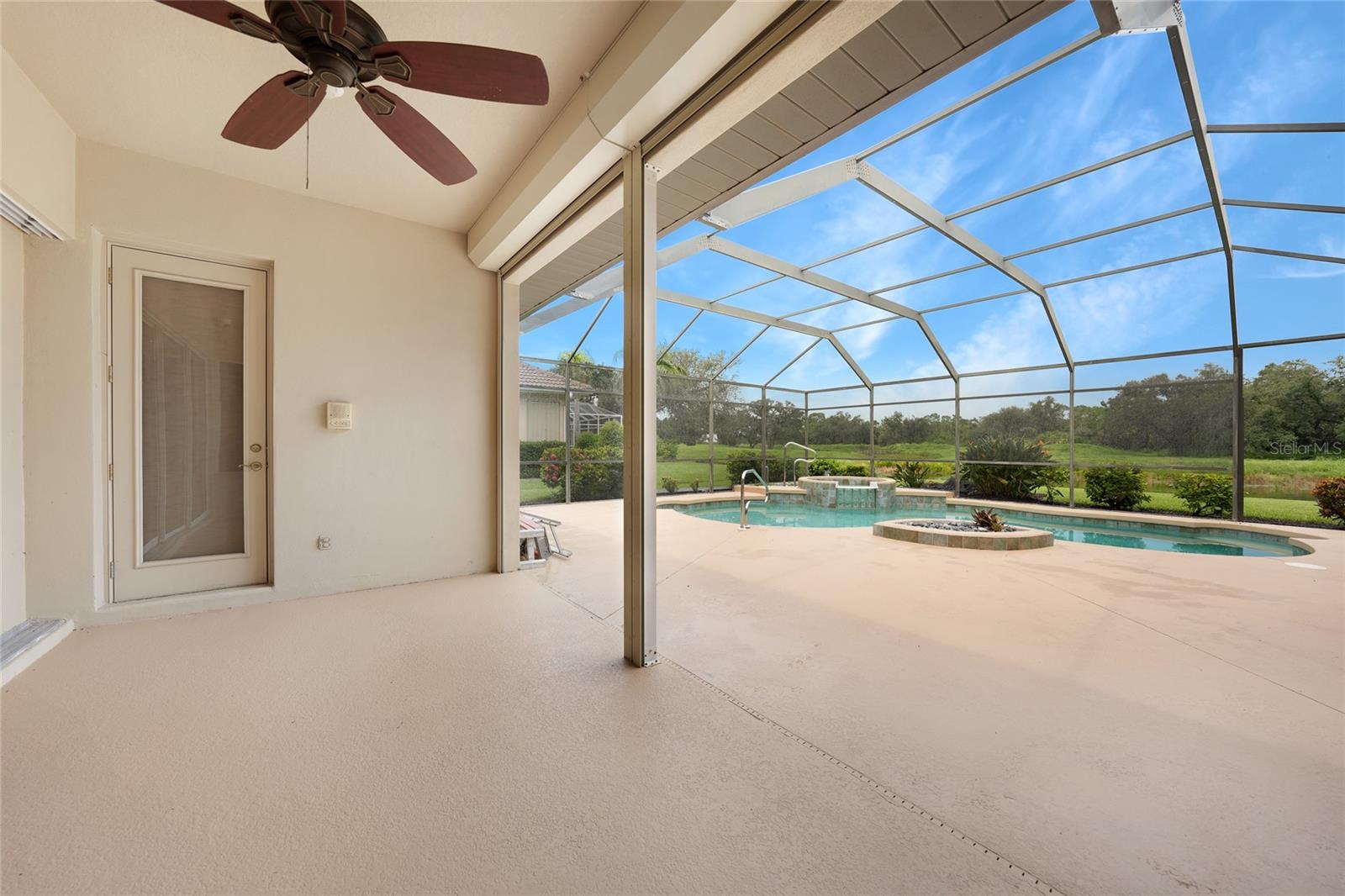 Image 29 of 38 For 1762 Queen Palm Way