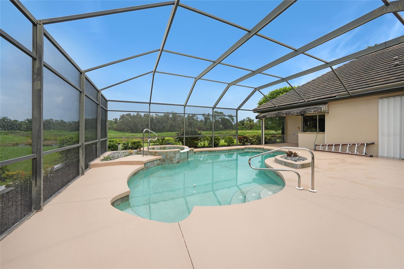 Image 33 of 38 For 1762 Queen Palm Way