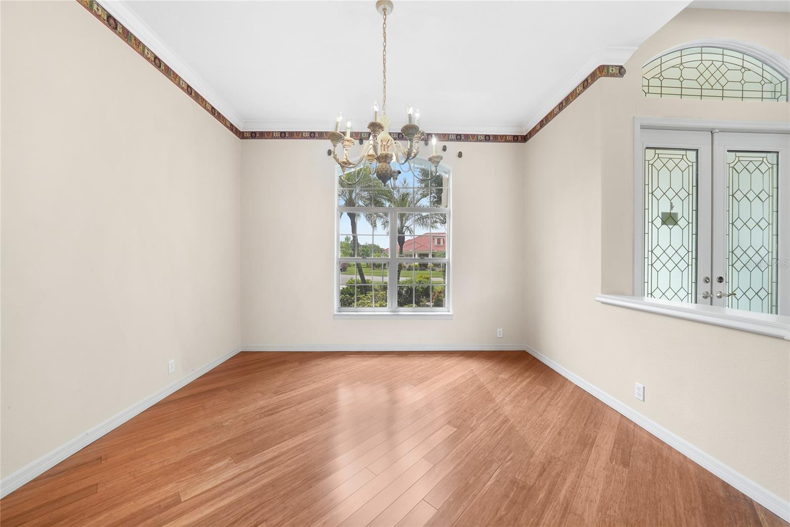 Image 5 of 38 For 1762 Queen Palm Way