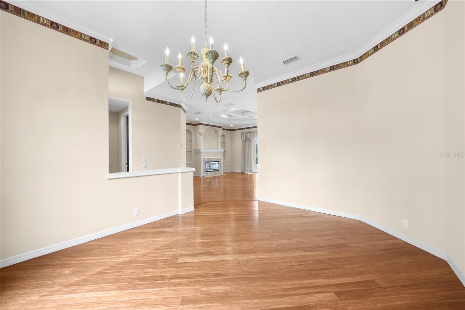 Image 6 of 38 For 1762 Queen Palm Way