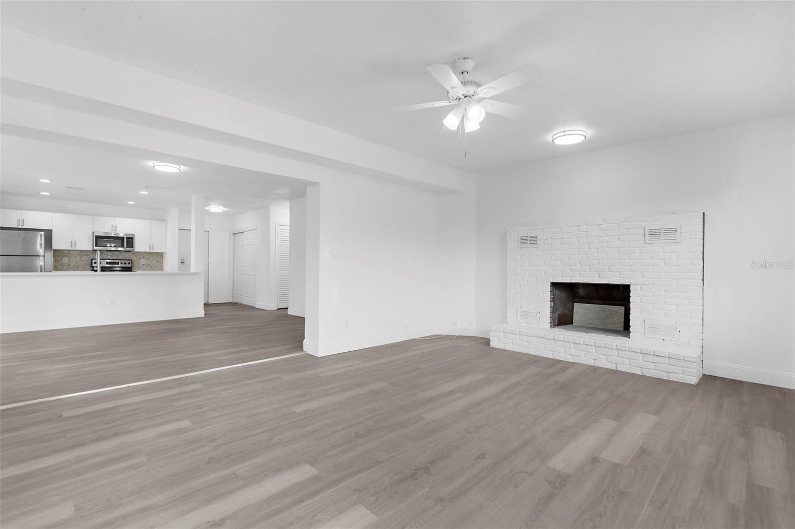 Image 12 of 27 For 21530 Glendale Avenue