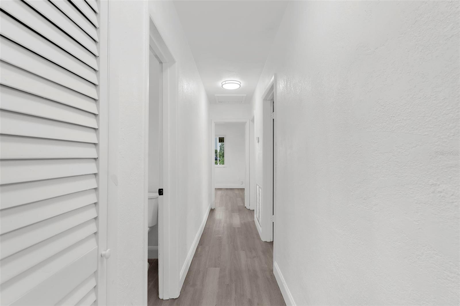 Image 14 of 27 For 21530 Glendale Avenue