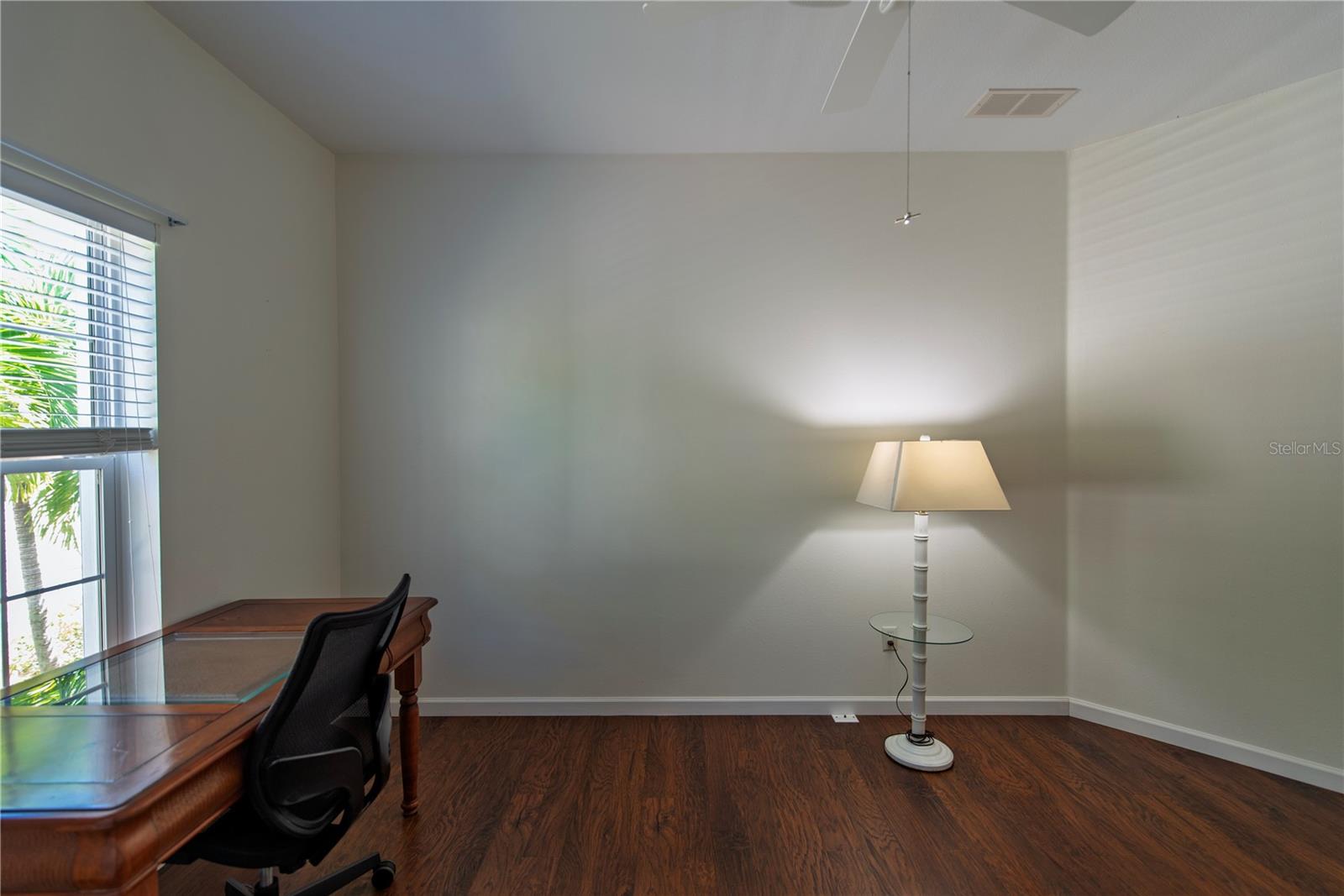 Image 13 of 32 For 22 Freeman Avenue