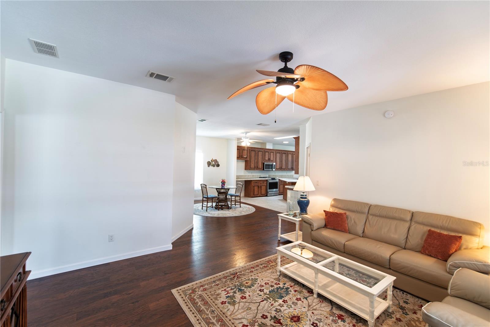 Image 6 of 32 For 22 Freeman Avenue