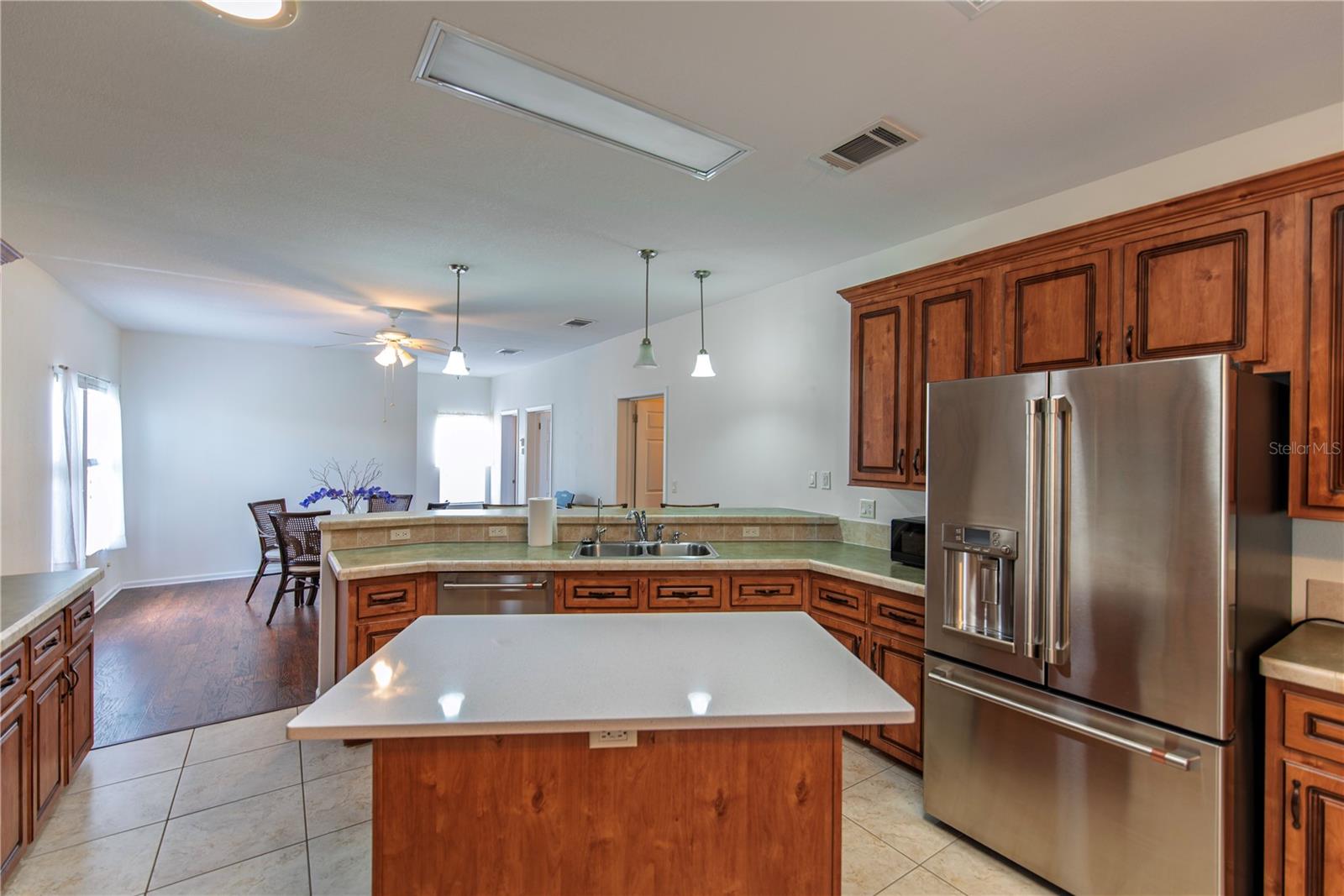 Image 7 of 32 For 22 Freeman Avenue