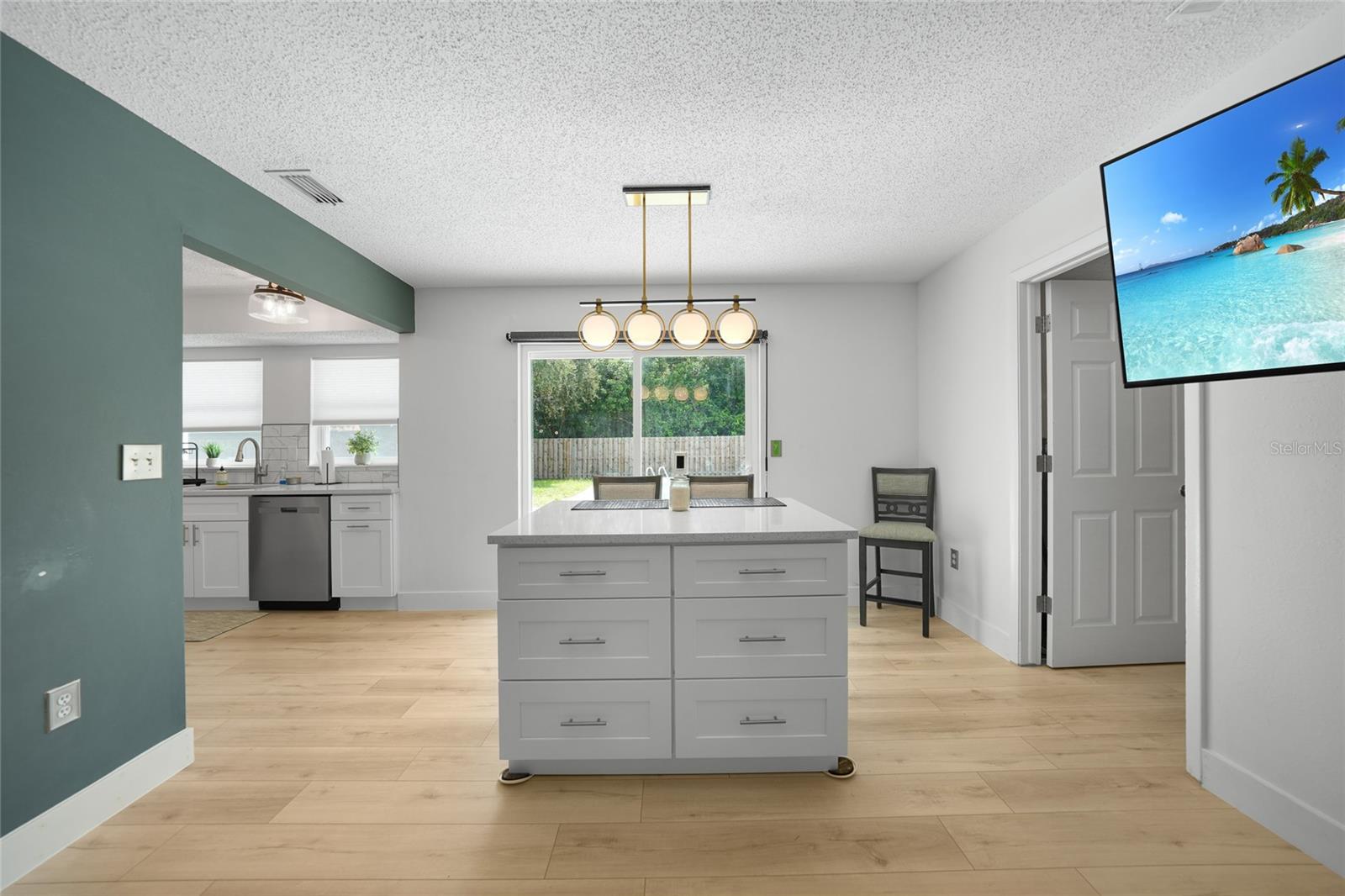 Image 11 of 31 For 22307 Alcorn Avenue