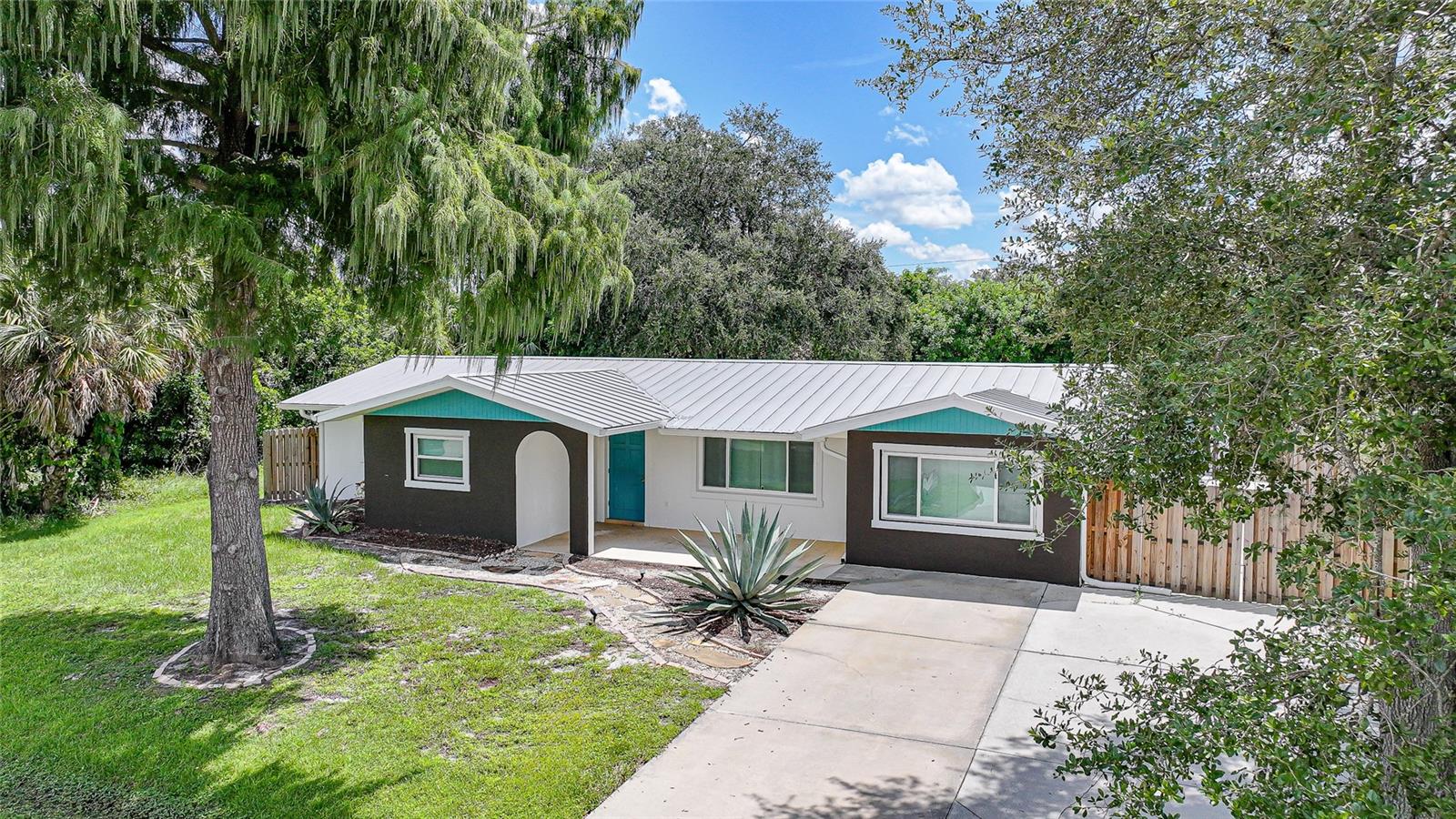 Image 2 of 31 For 22307 Alcorn Avenue