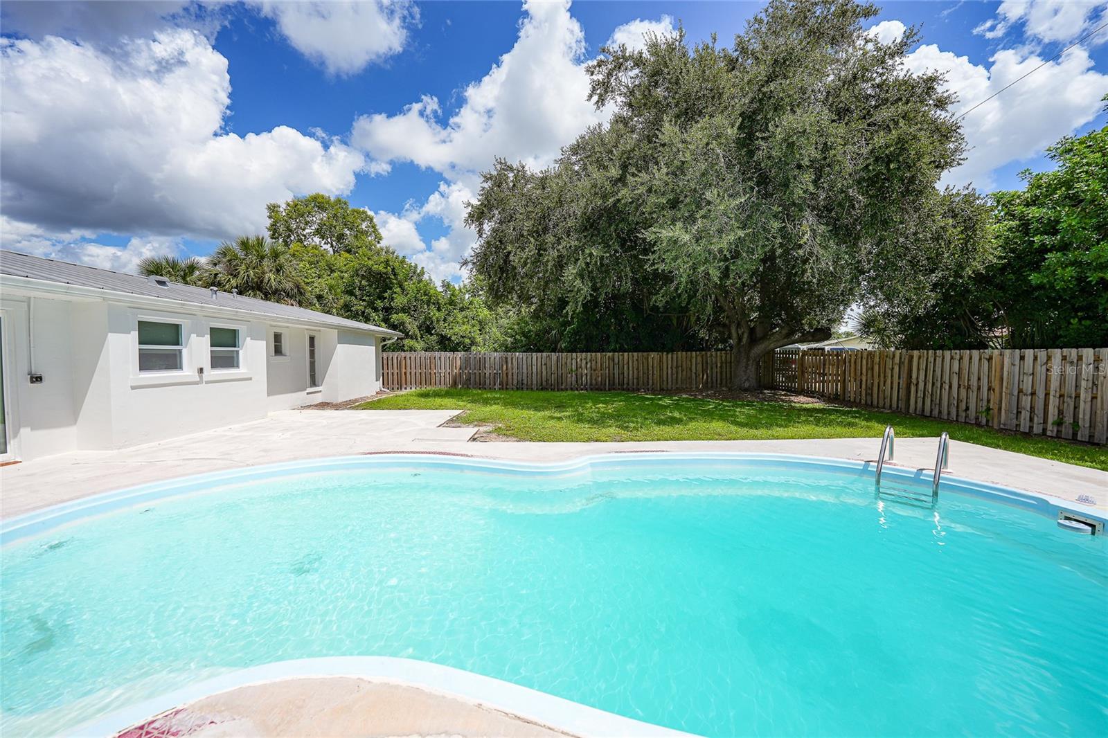 Image 27 of 31 For 22307 Alcorn Avenue