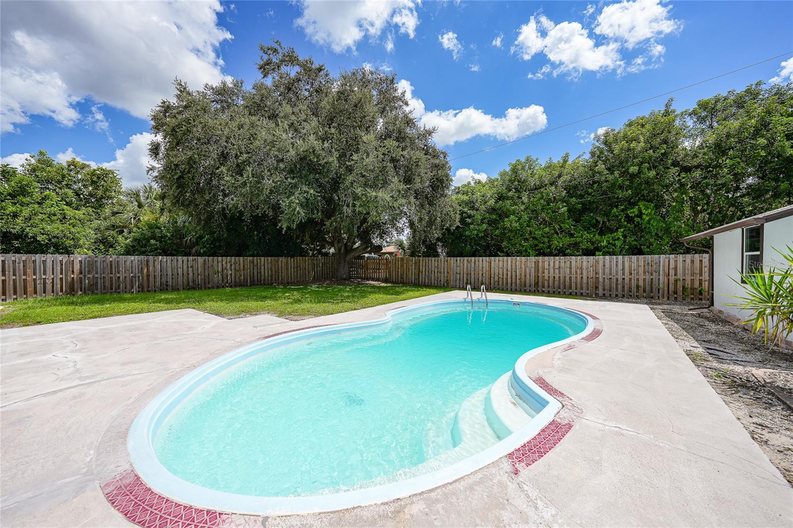 Image 28 of 31 For 22307 Alcorn Avenue