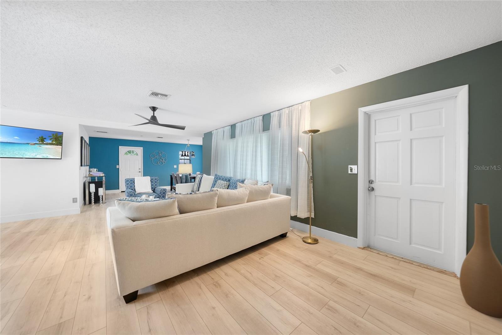 Image 7 of 31 For 22307 Alcorn Avenue