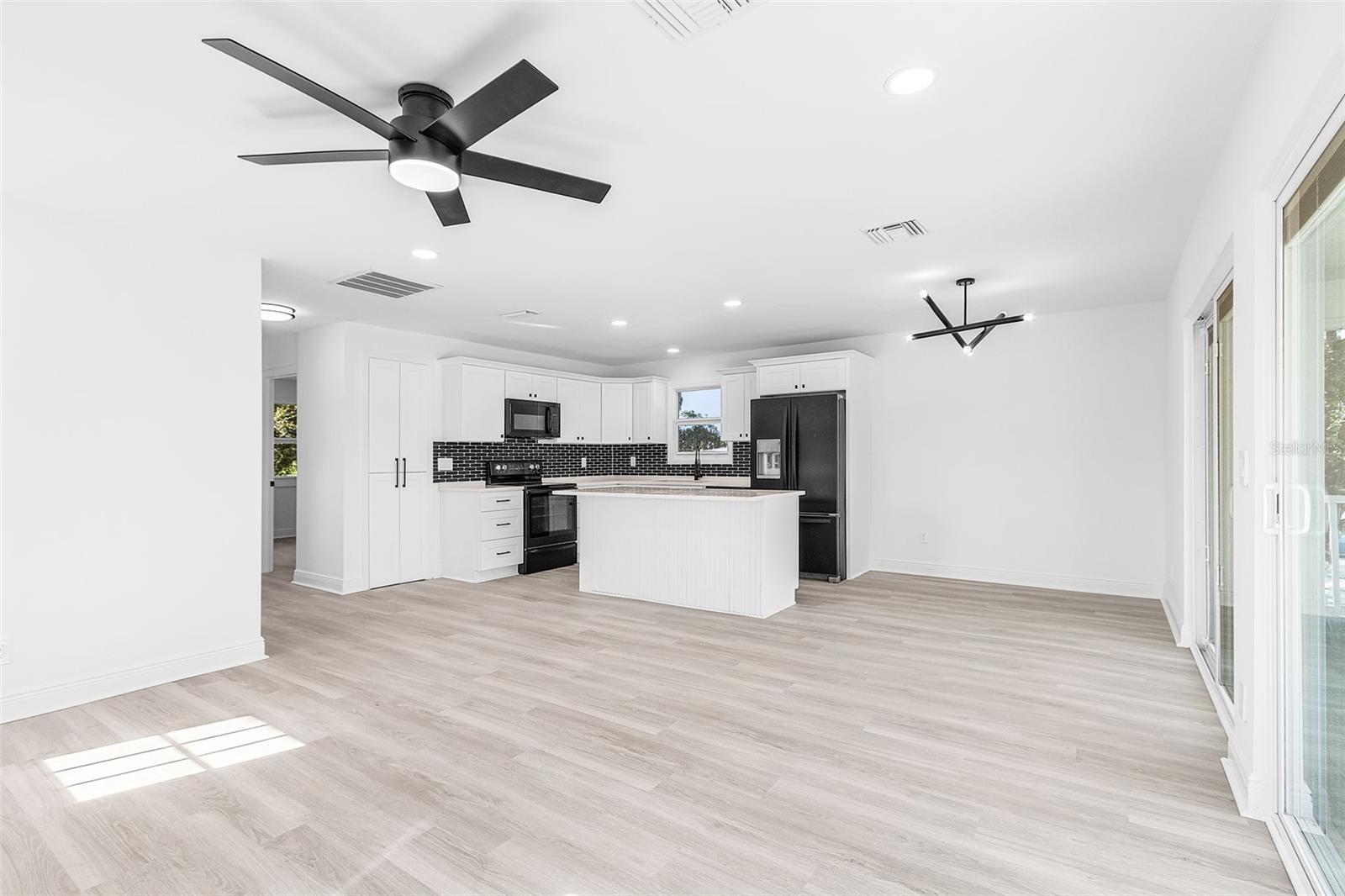Image 17 of 36 For 2901 10th Street Sw