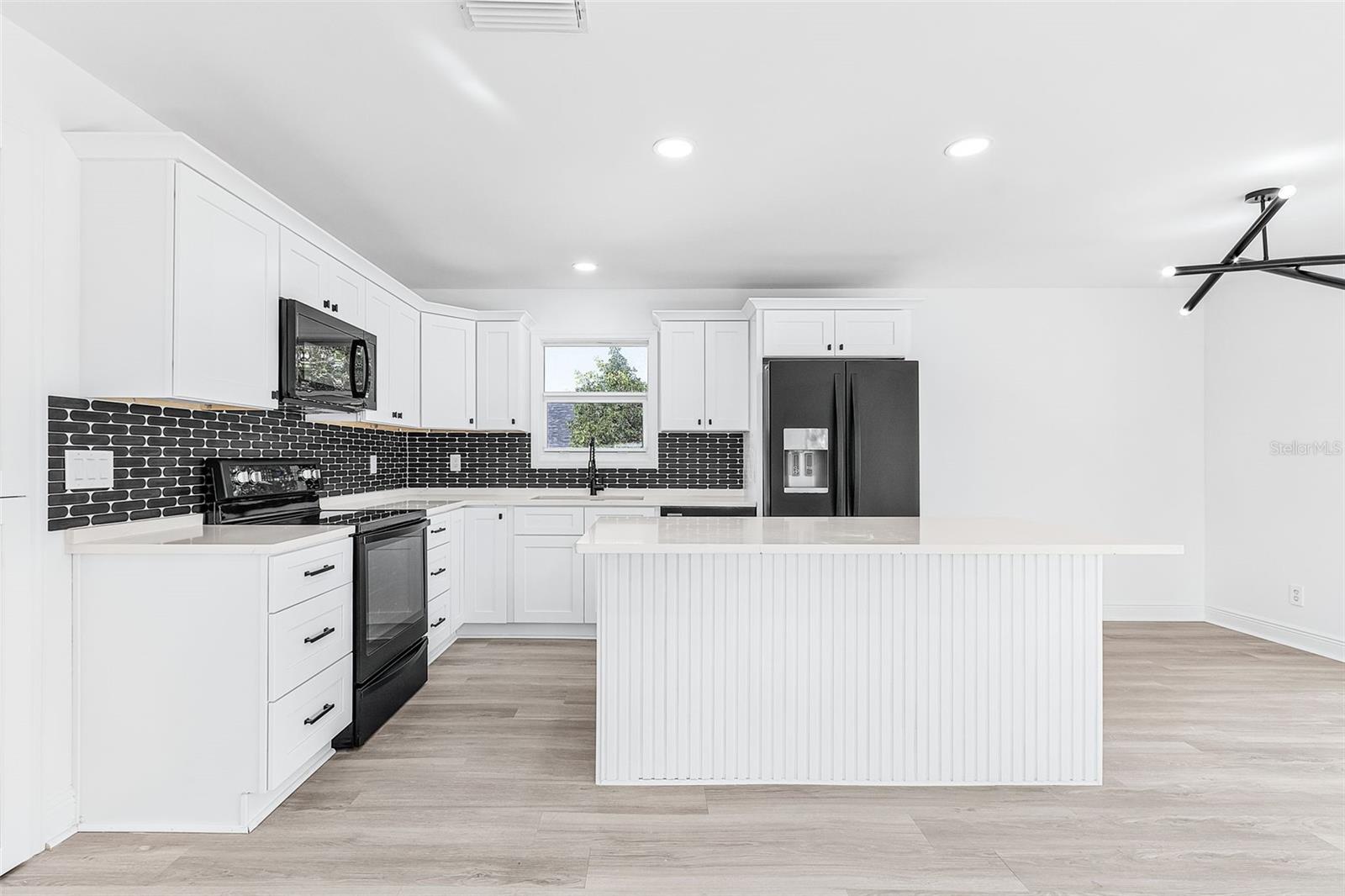 Image 3 of 36 For 2901 10th Street Sw