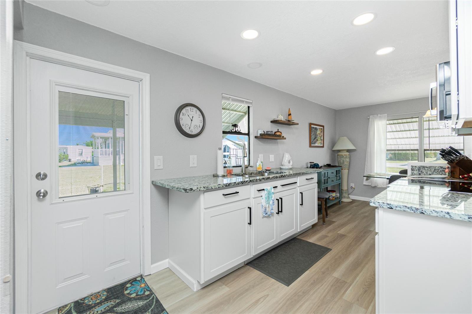 Image 7 of 44 For 7373 Candace Lane