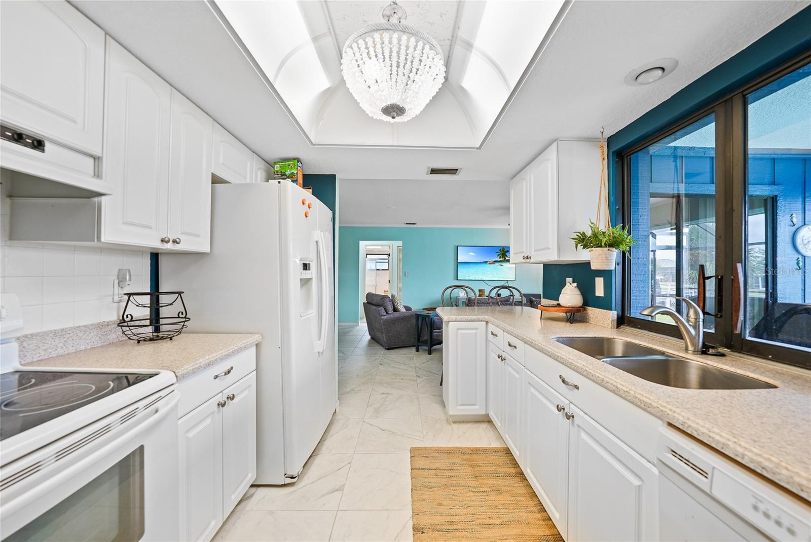 Image 10 of 49 For 820 Santa Margerita Lane