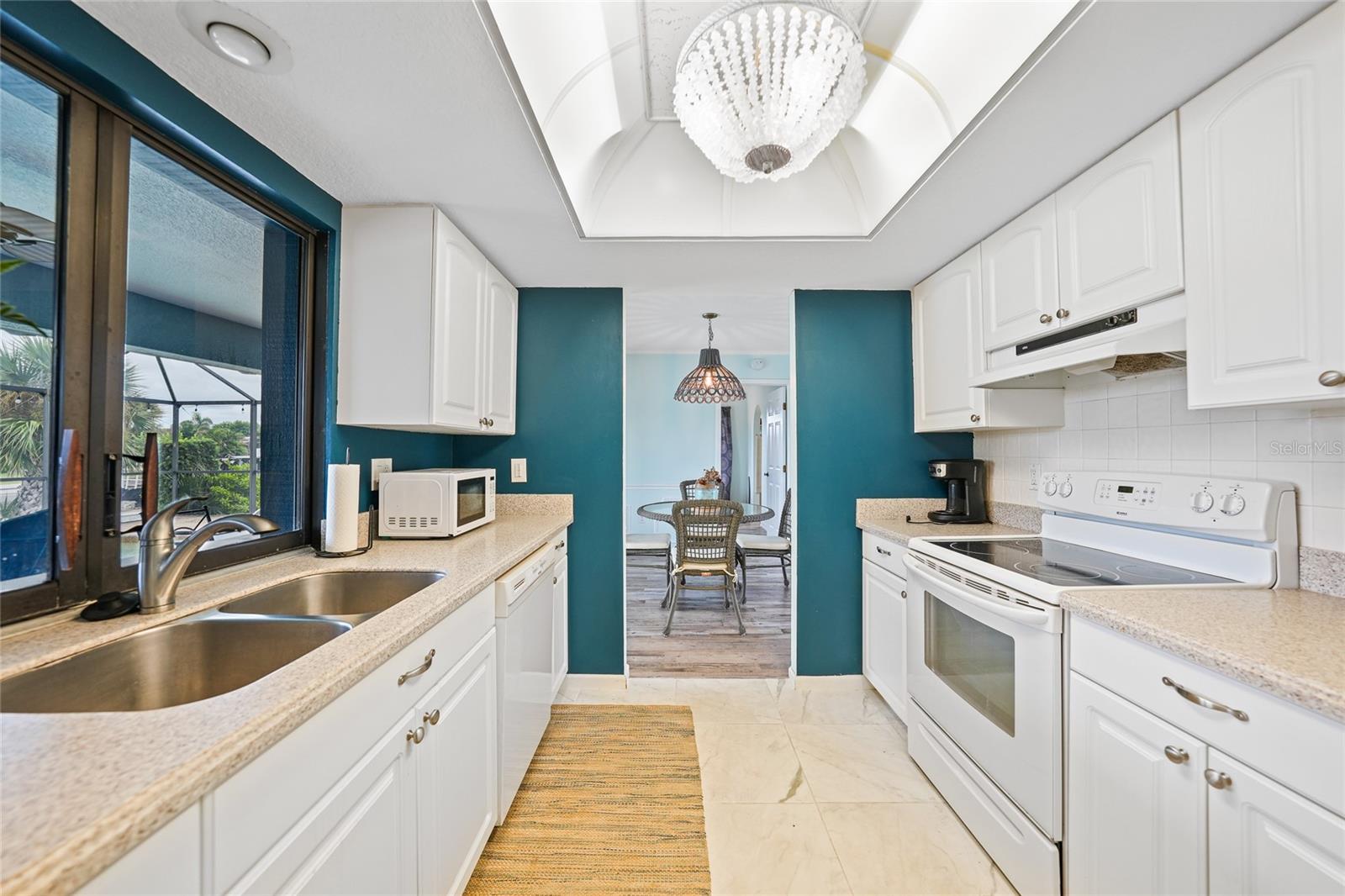 Image 11 of 49 For 820 Santa Margerita Lane