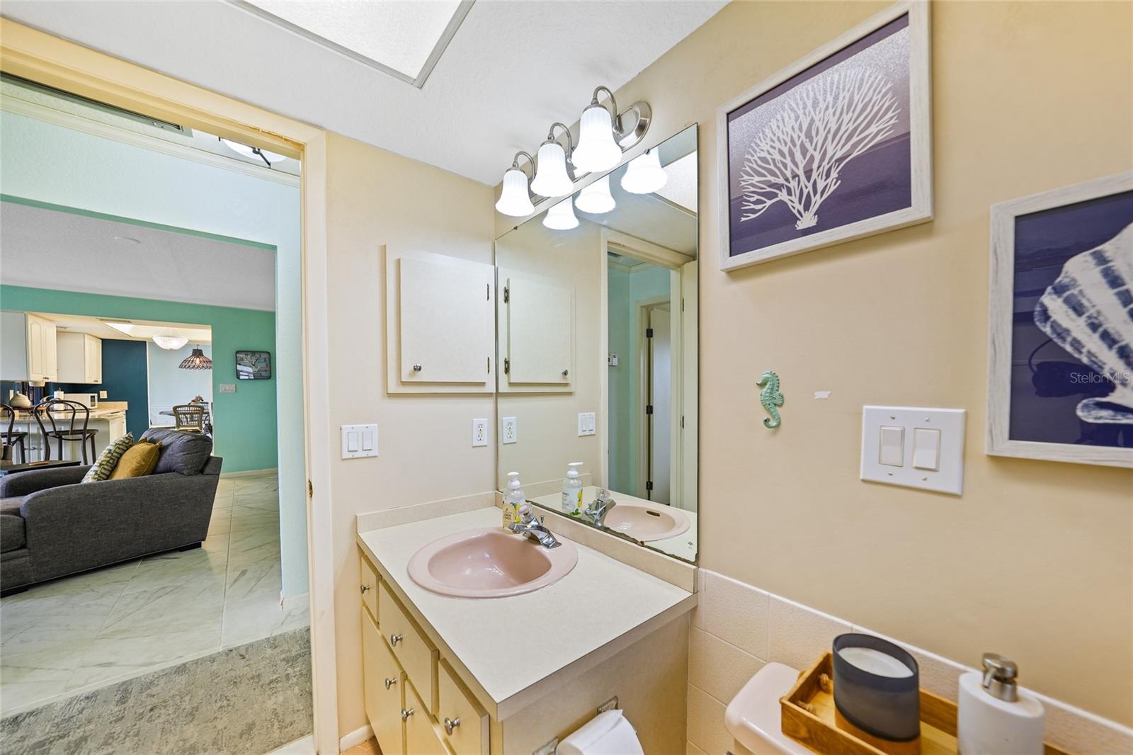 Image 26 of 49 For 820 Santa Margerita Lane